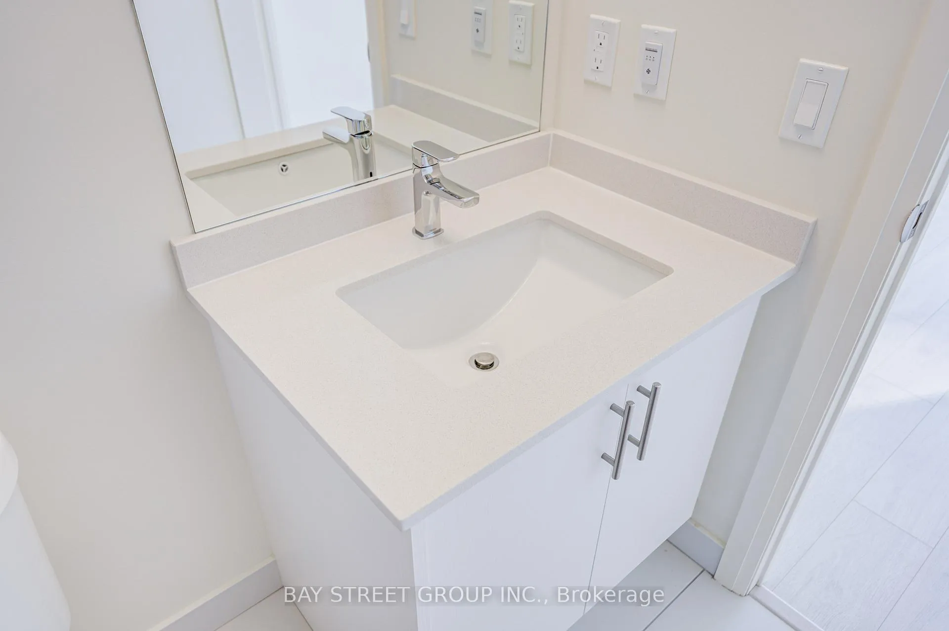 Photo 28 of Unit 1712, 27 Korda Gate, Vaughan, Vellore Village — HOMEH