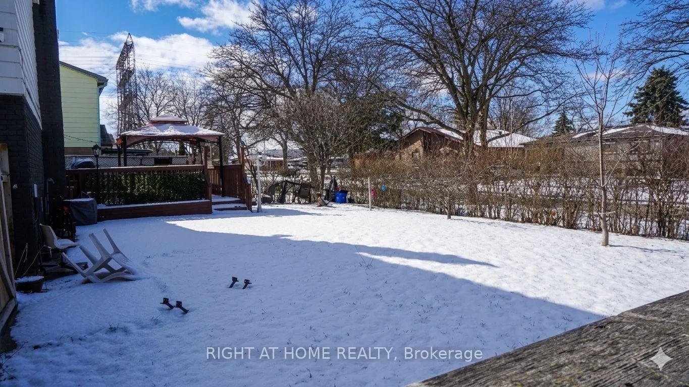 Photo 8 of 37 Banda Square E, Etobicoke, West Humber-Clairville — HOMEH