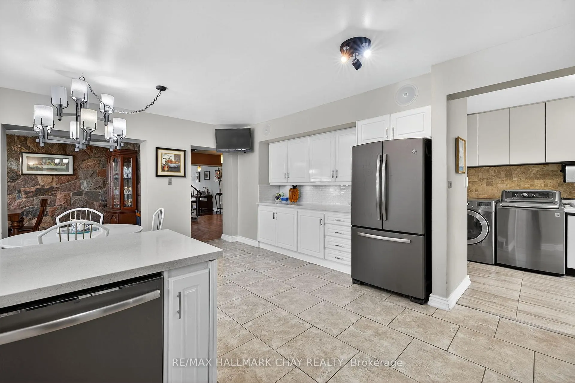 Photo 7 of 39 Highfield Crescent, Georgina, Historic Lakeshore Communities — HOMEH