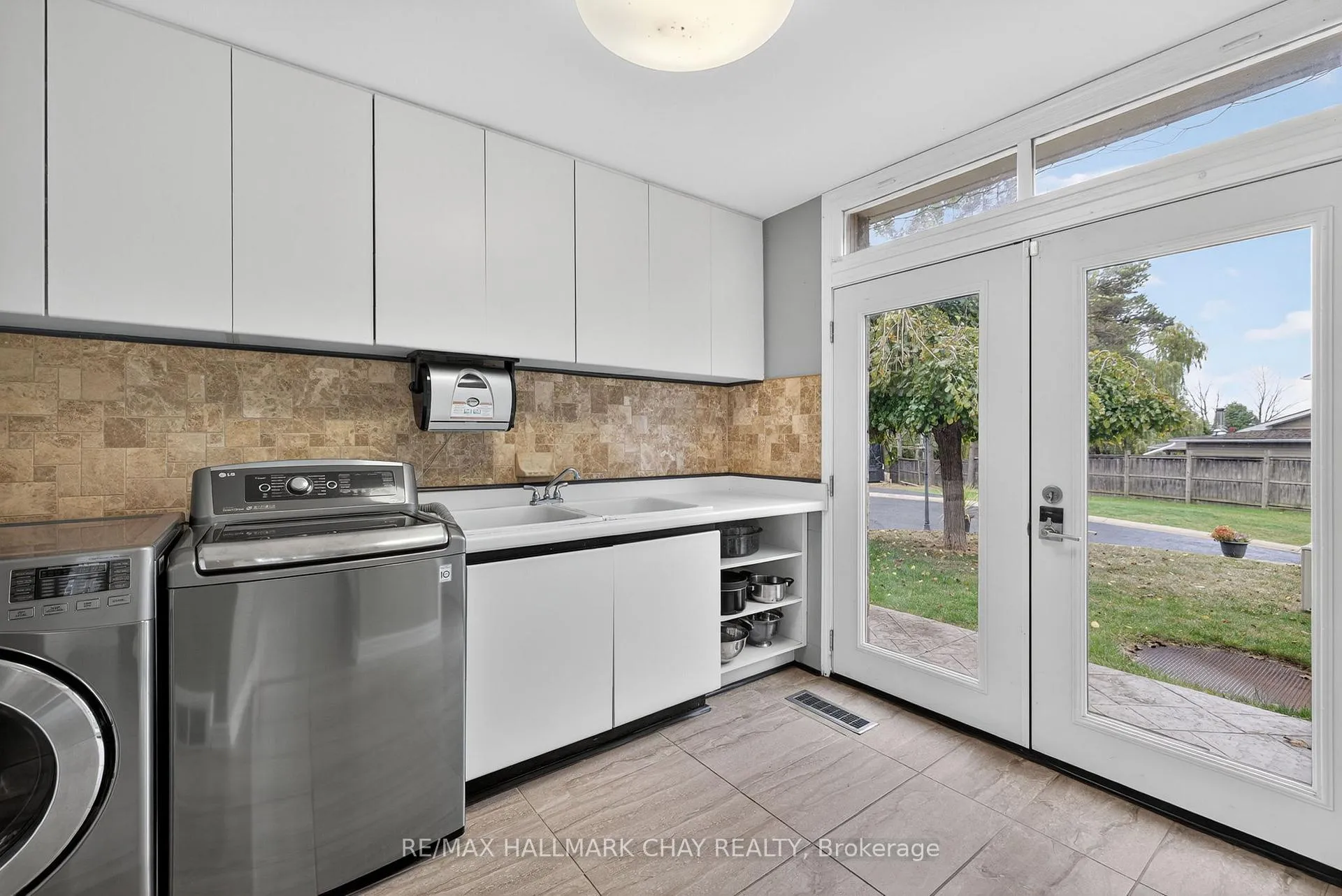 Photo 17 of 39 Highfield Crescent, Georgina, Historic Lakeshore Communities — HOMEH