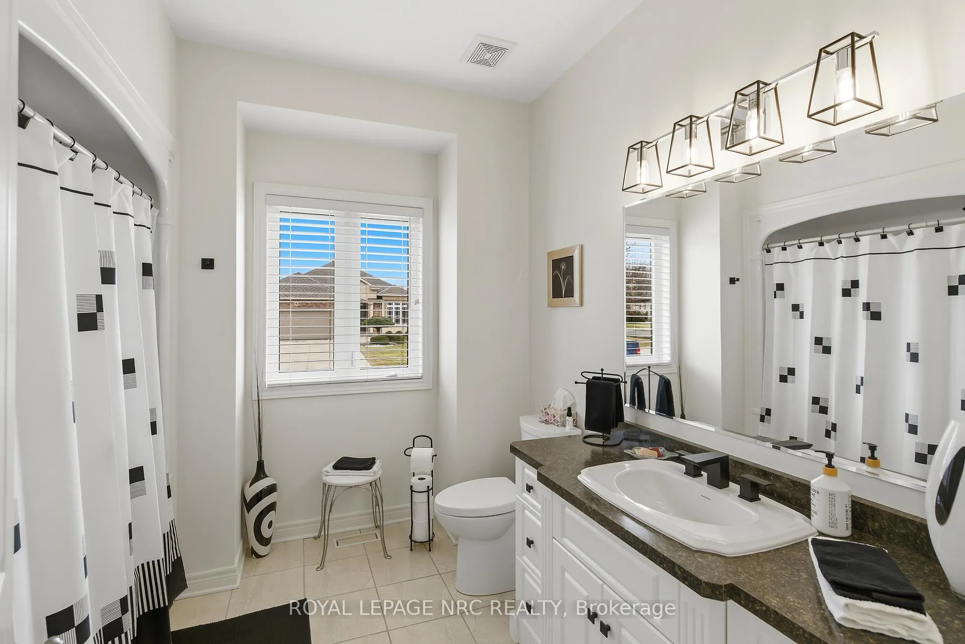 Photo 29 of 165 Cobeck Drive, Welland, Coyle Creek — HOMEH