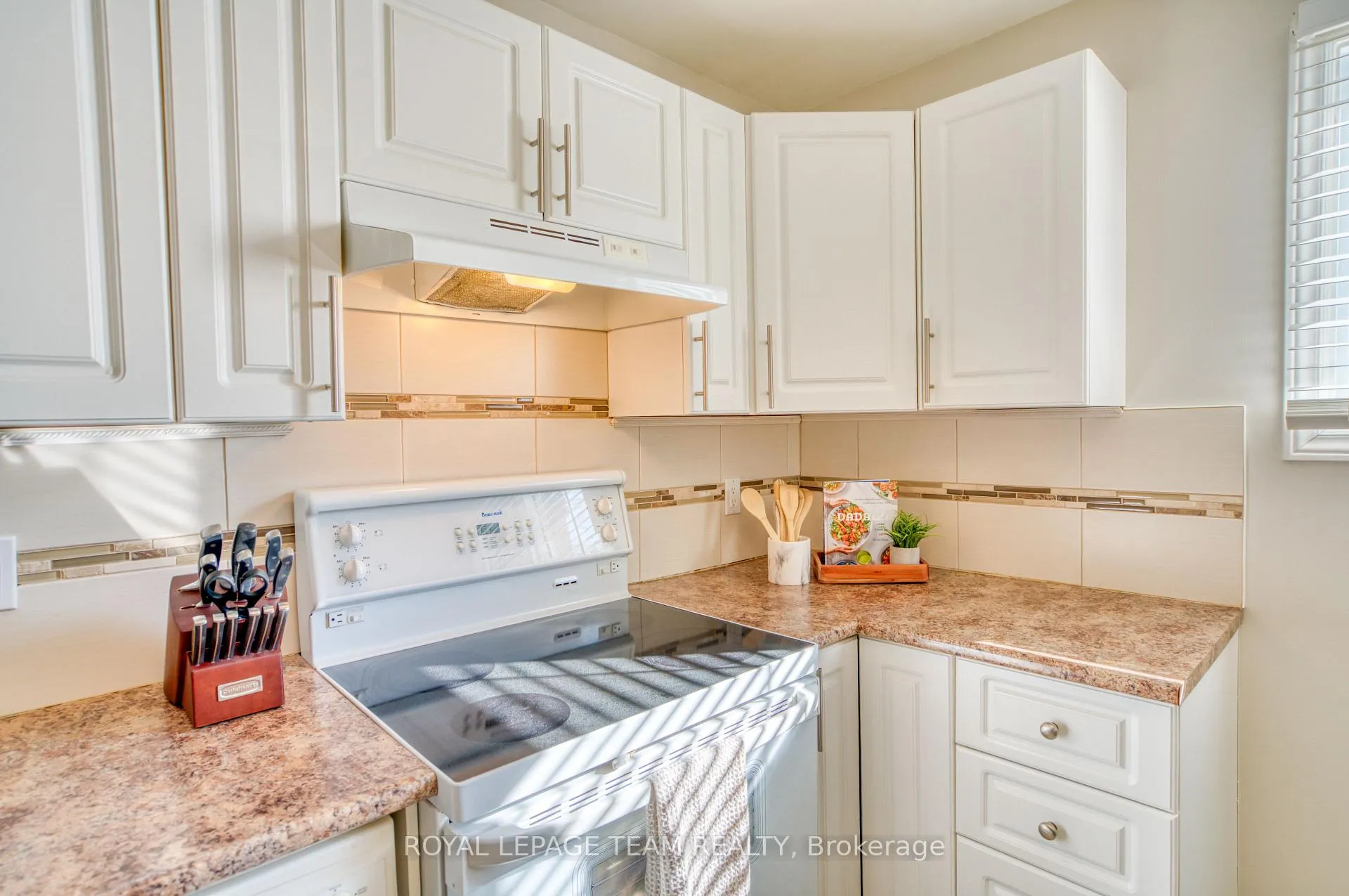Photo 8 of 171 Mcclintock Way, Ottawa, Kanata - Katimavik — HOMEH