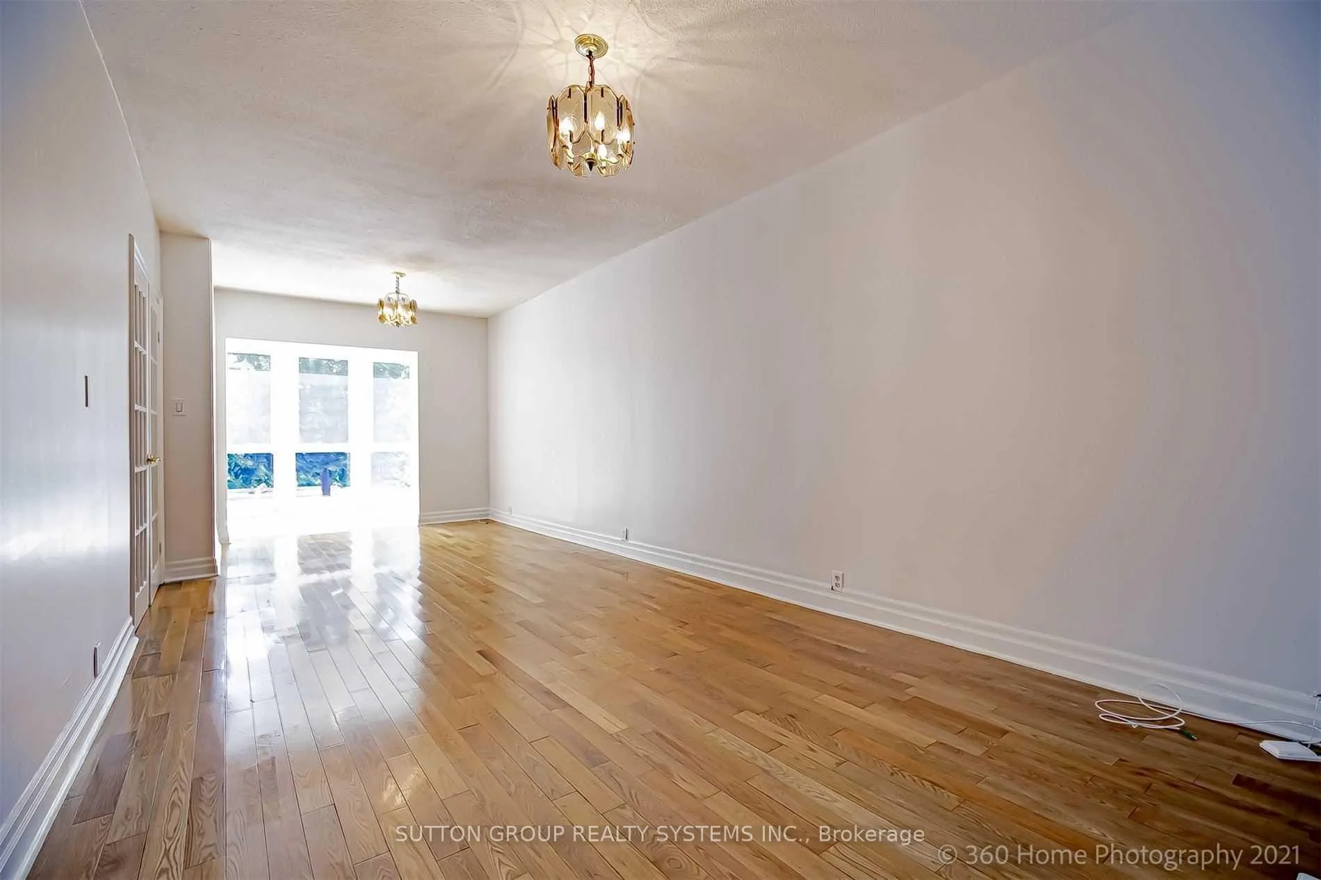 Photo 5 of Unit Upper level, 83 Dawes Road, Toronto, East End-Danforth — HOMEH