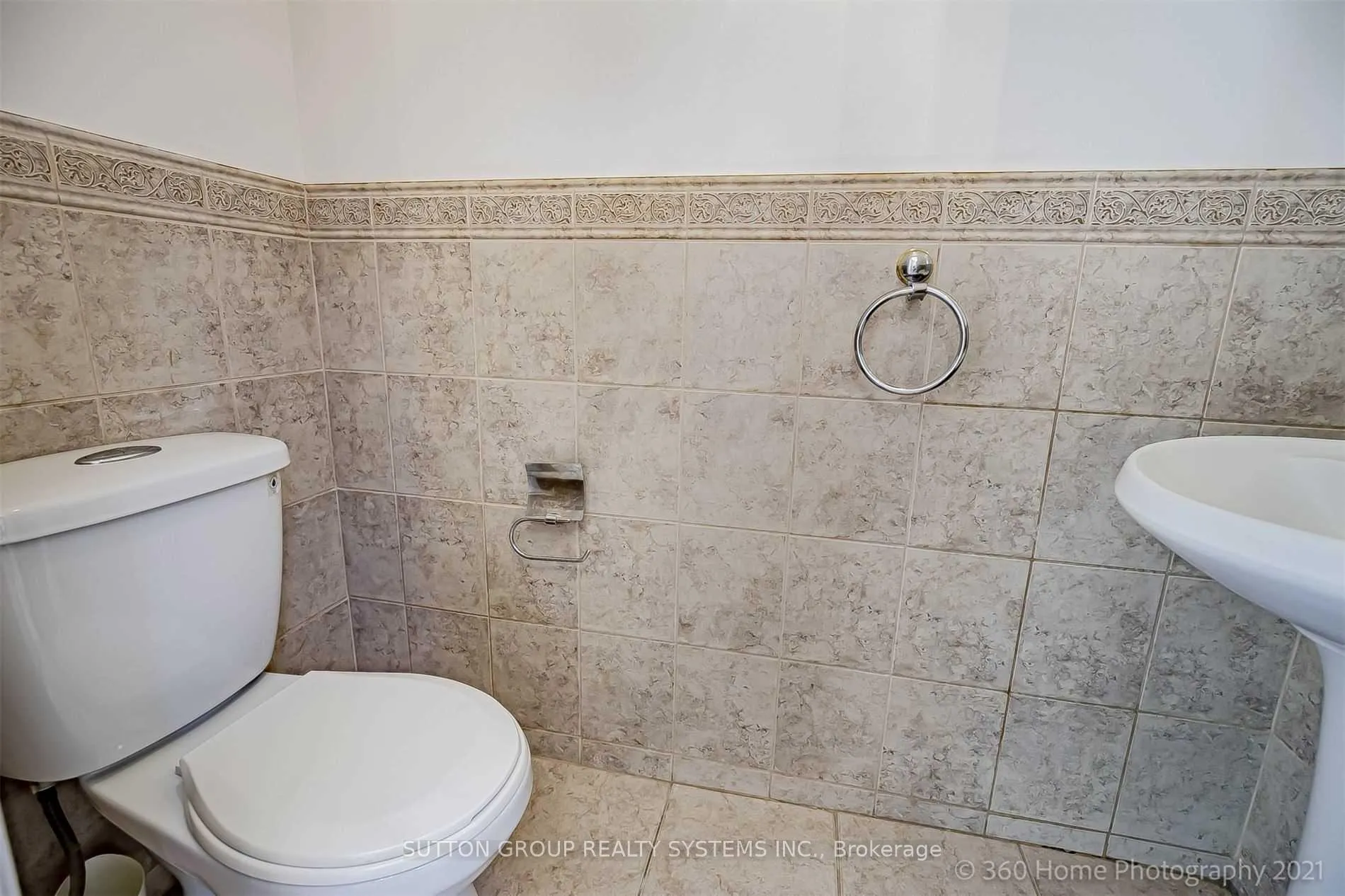 Photo 11 of Unit Upper level, 83 Dawes Road, Toronto, East End-Danforth — HOMEH
