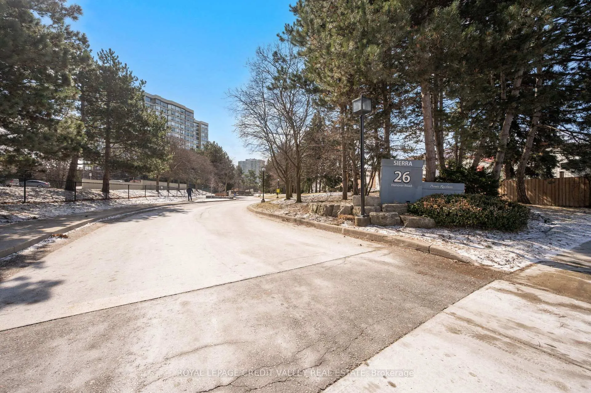 Photo 2 of 26 Hanover Road, Brampton, Queen Street Corridor — HOMEH