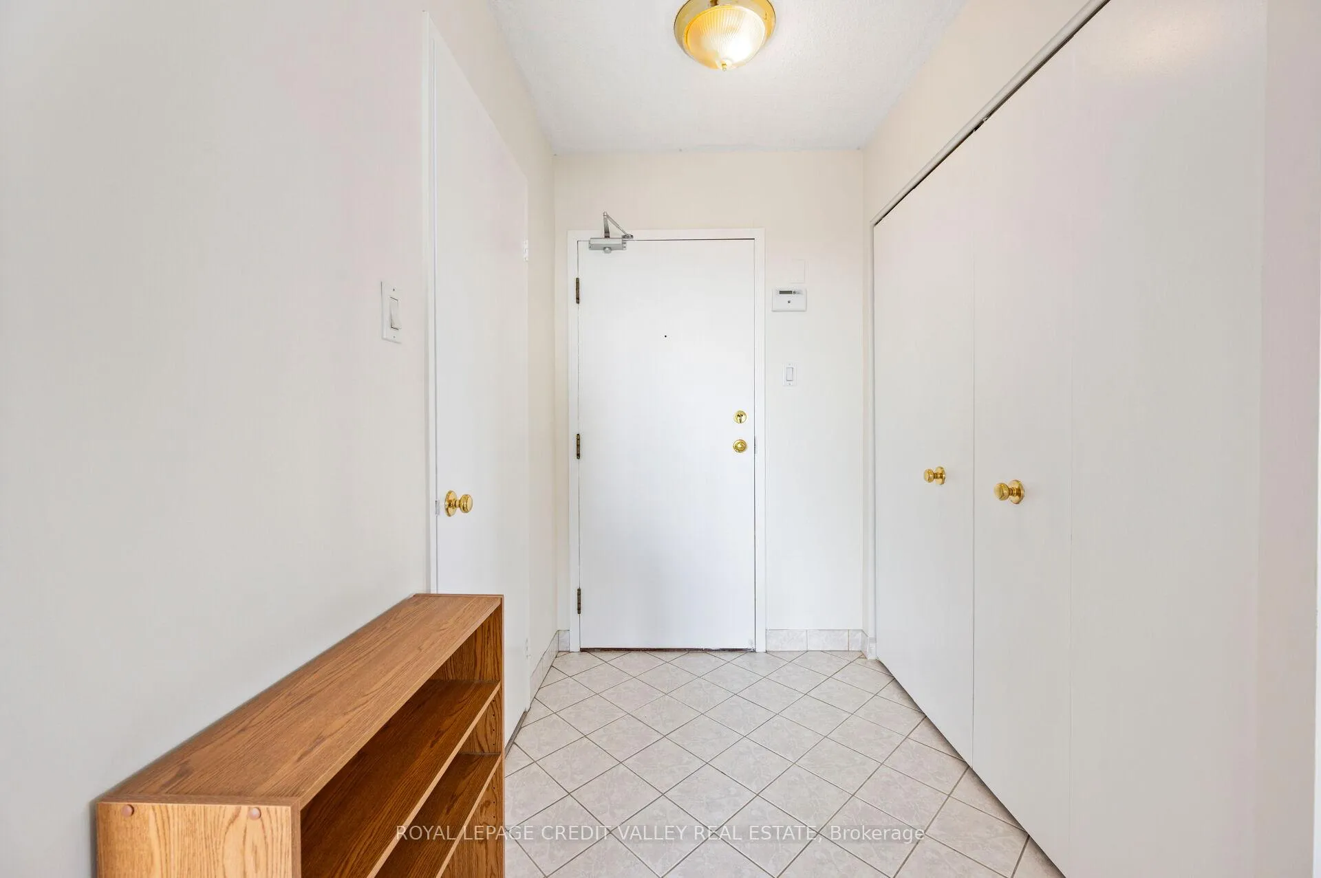 Photo 10 of 26 Hanover Road, Brampton, Queen Street Corridor — HOMEH