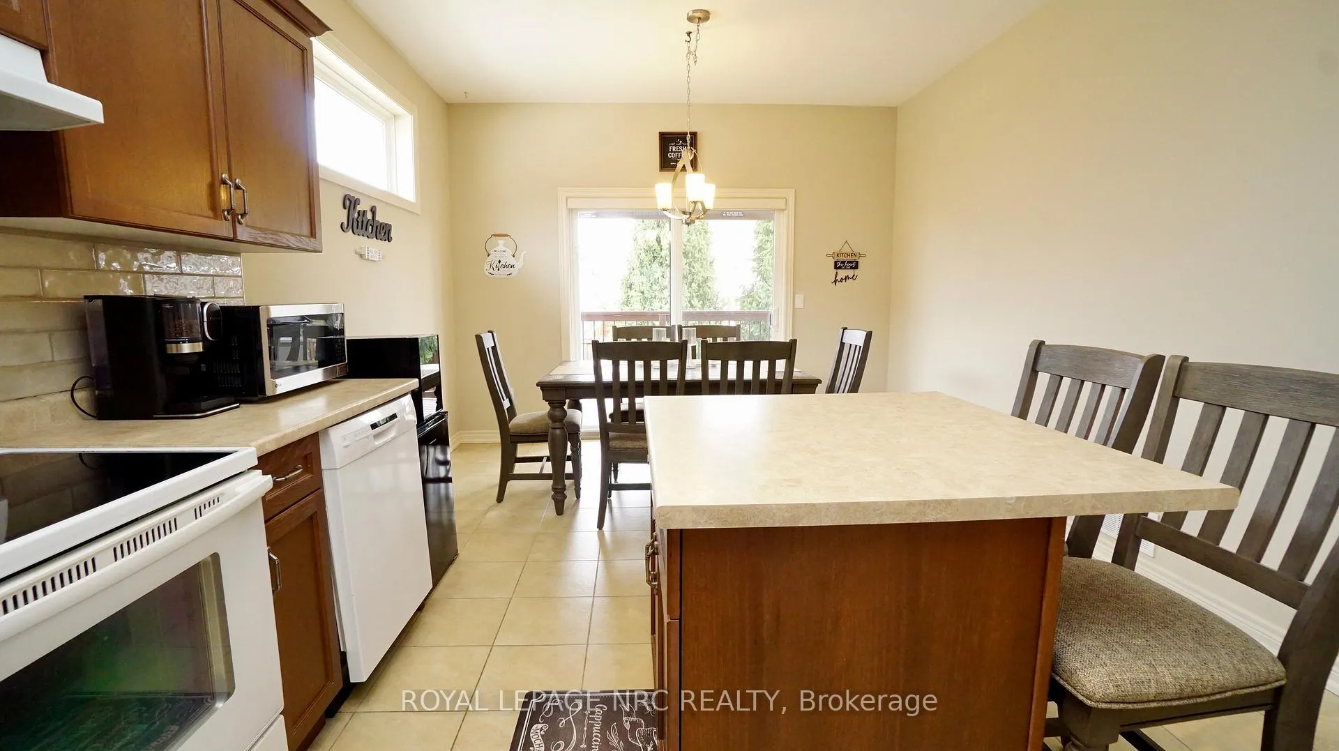 Photo 7 of 122 Wallace Avenue S, Welland, Lincoln/Crowland — HOMEH