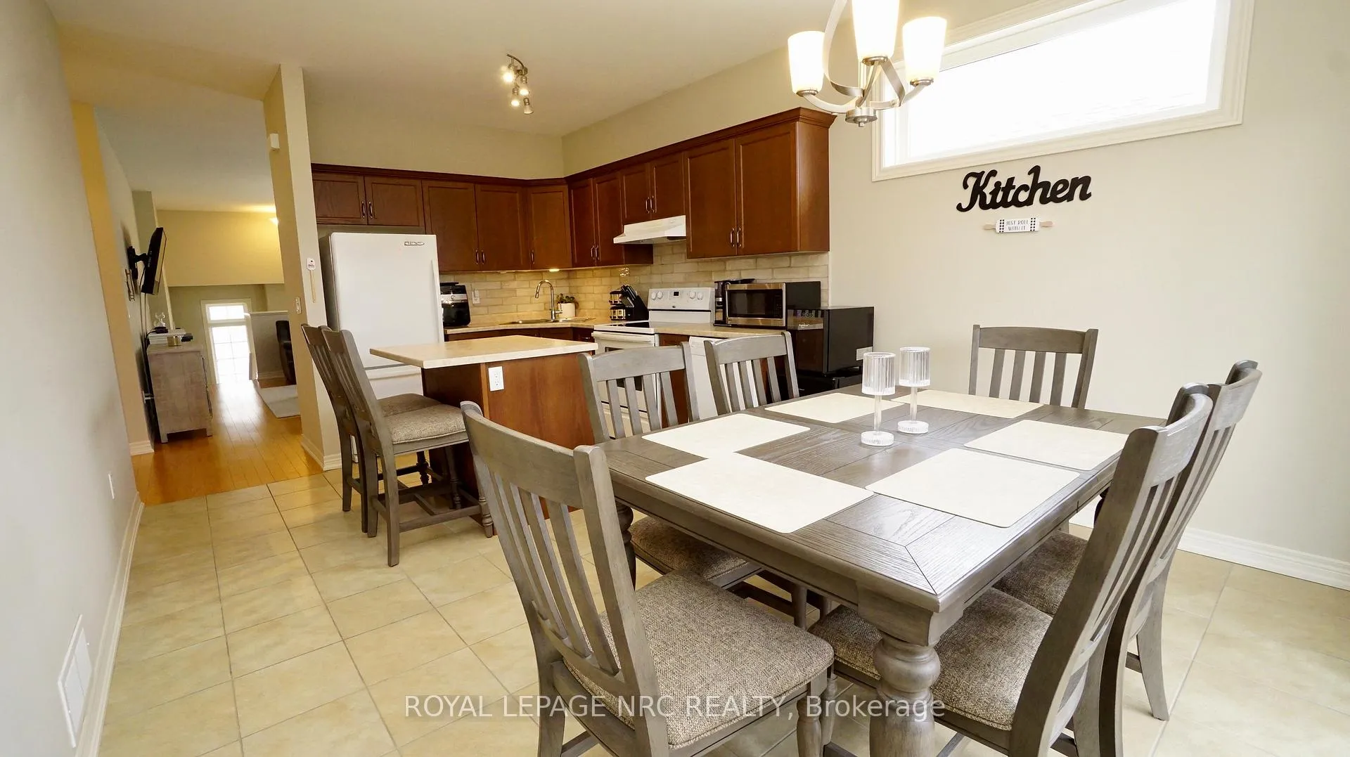 Photo 8 of 122 Wallace Avenue S, Welland, Lincoln/Crowland — HOMEH