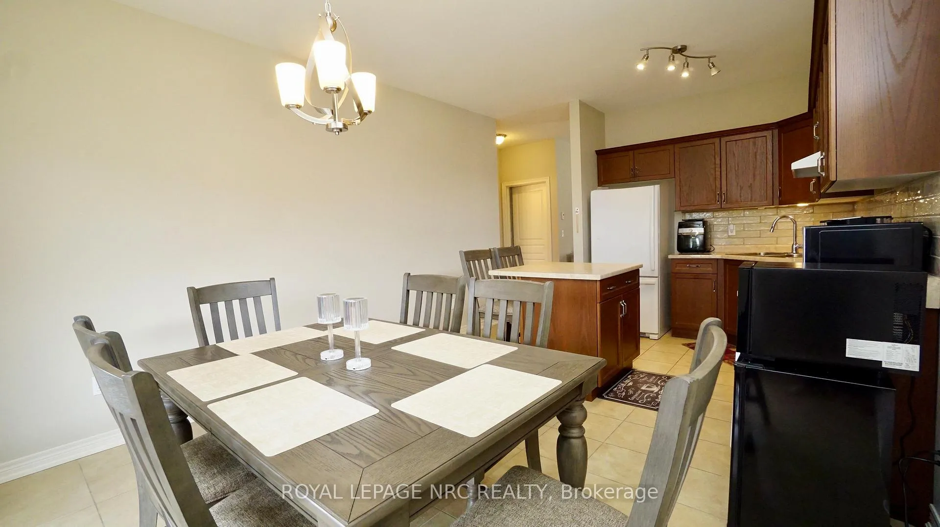 Photo 9 of 122 Wallace Avenue S, Welland, Lincoln/Crowland — HOMEH