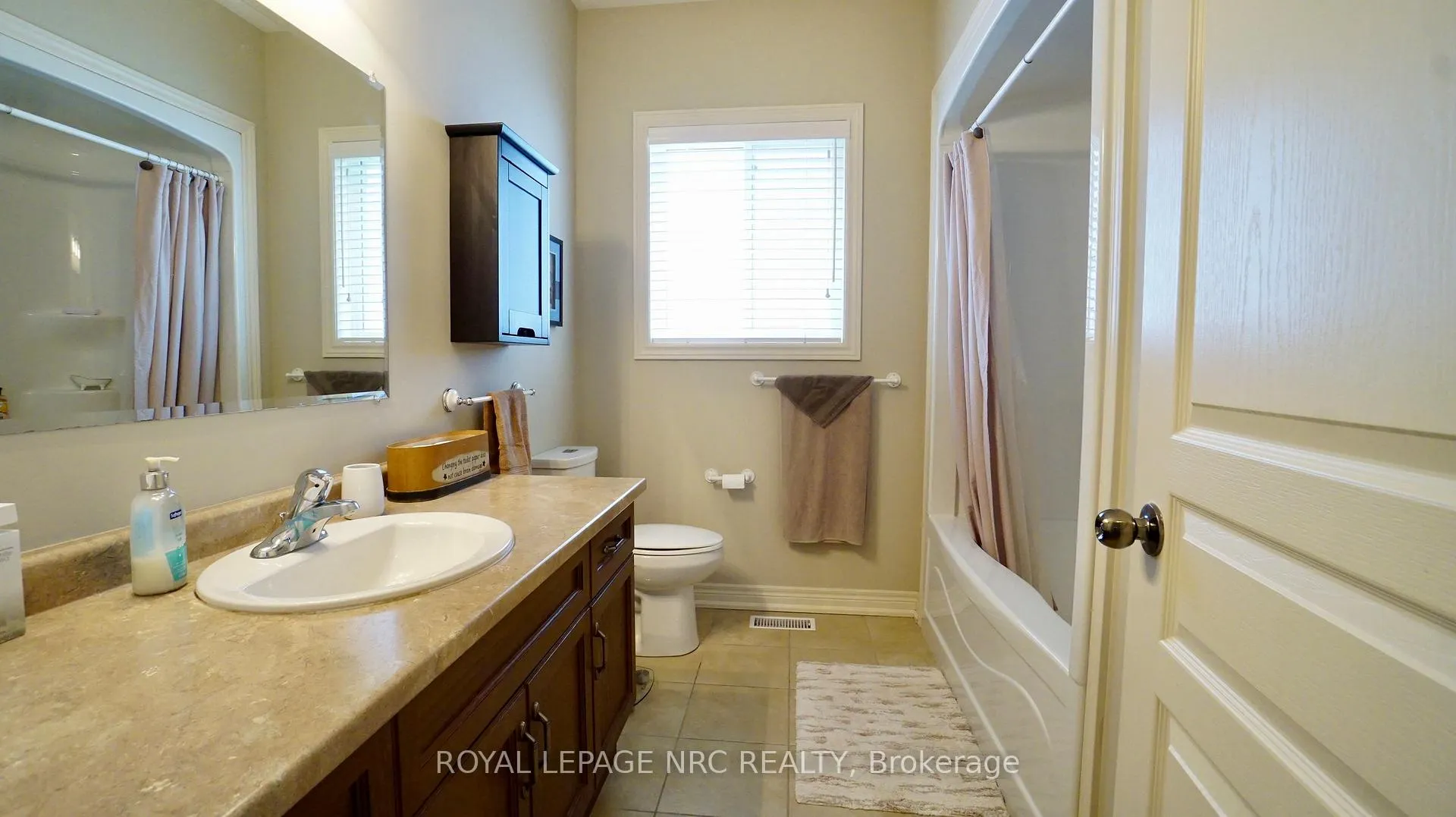 Photo 14 of 122 Wallace Avenue S, Welland, Lincoln/Crowland — HOMEH