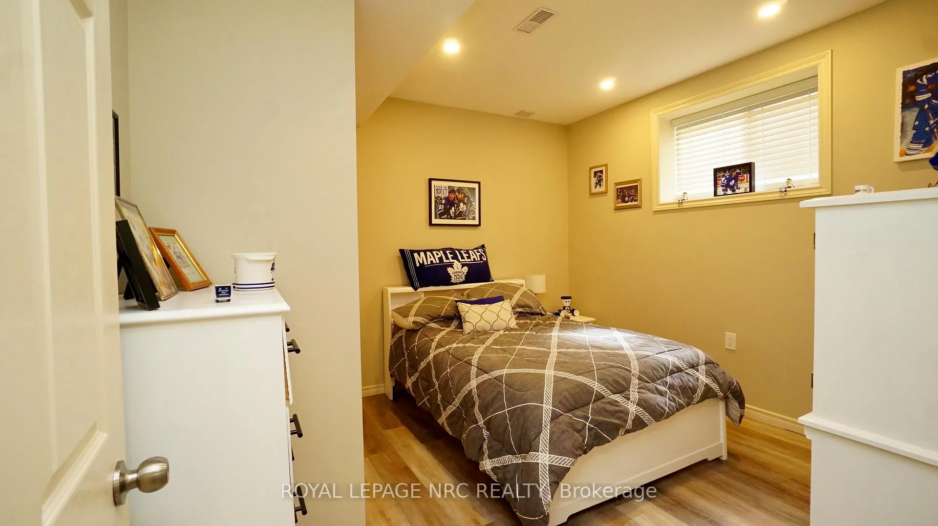 Photo 20 of 122 Wallace Avenue S, Welland, Lincoln/Crowland — HOMEH