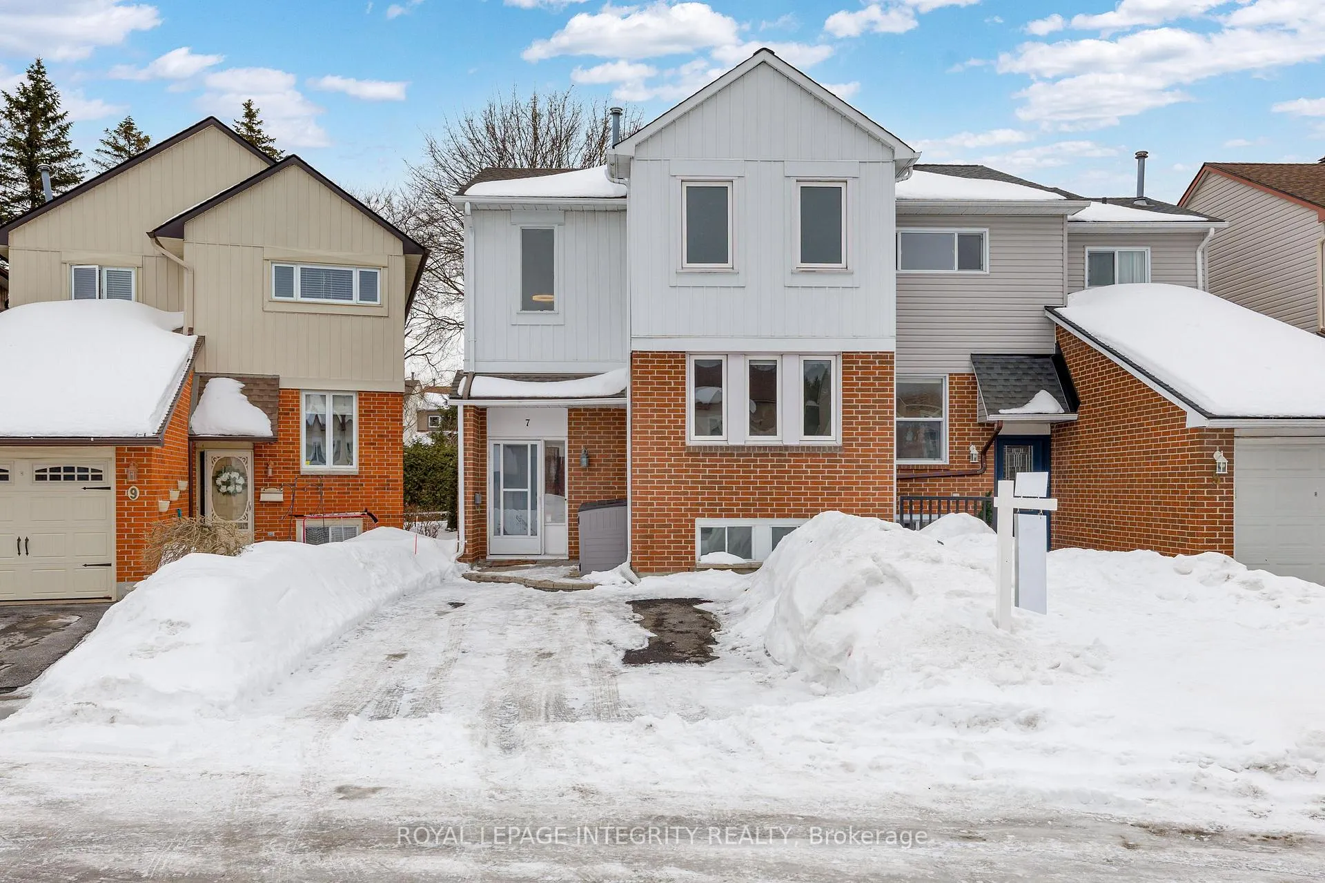 Photo 1 of 7 Fallow Court, Ottawa, Hunt Club Park/Greenboro — HOMEH