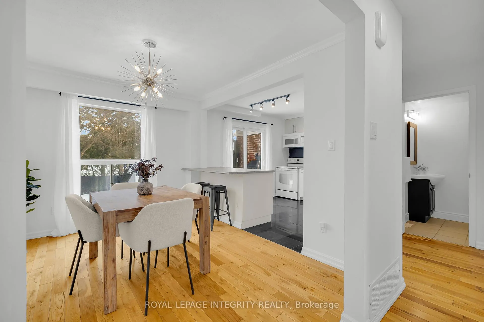 Photo 3 of 7 Fallow Court, Ottawa, Hunt Club Park/Greenboro — HOMEH