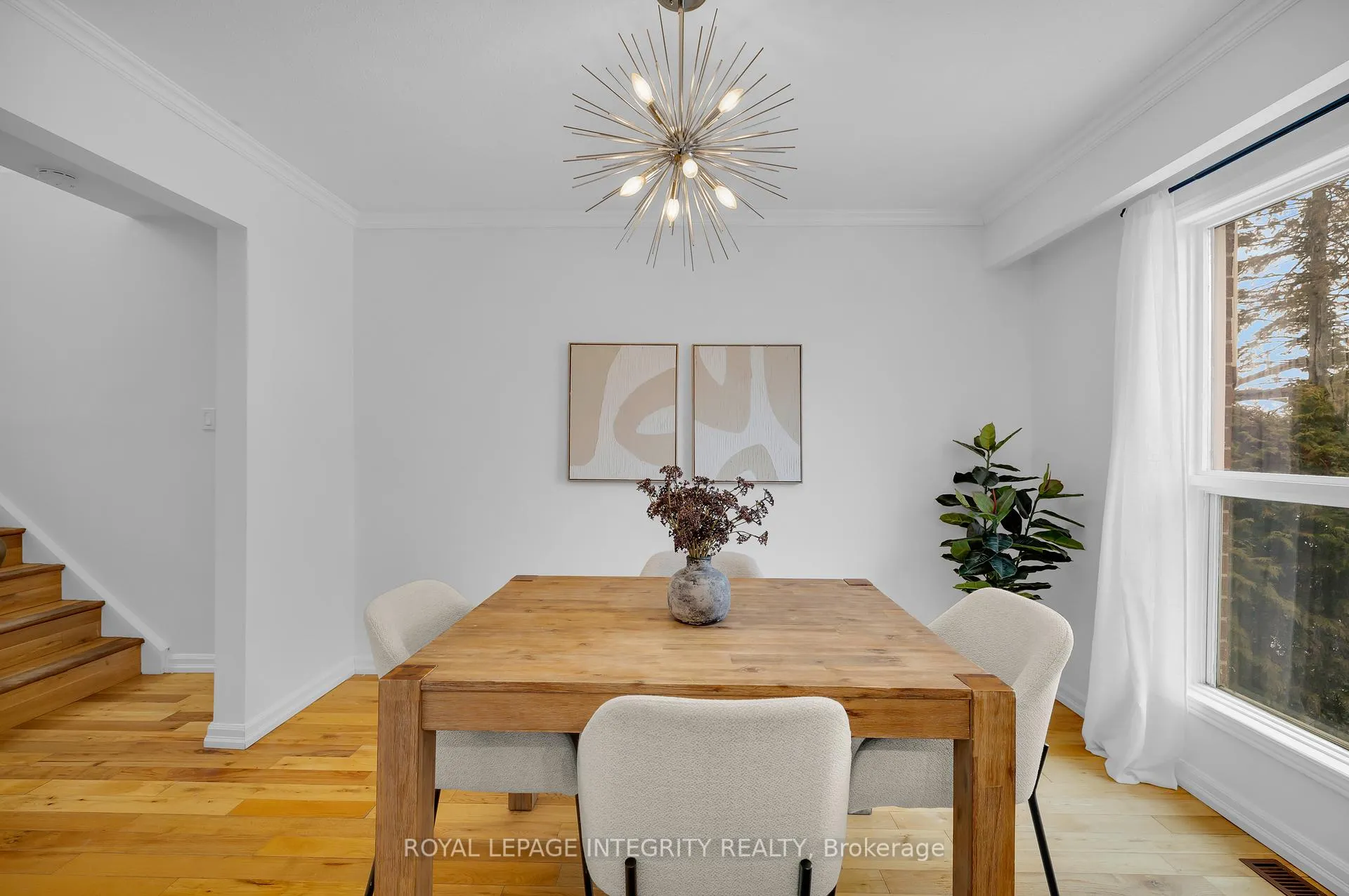 Photo 5 of 7 Fallow Court, Ottawa, Hunt Club Park/Greenboro — HOMEH