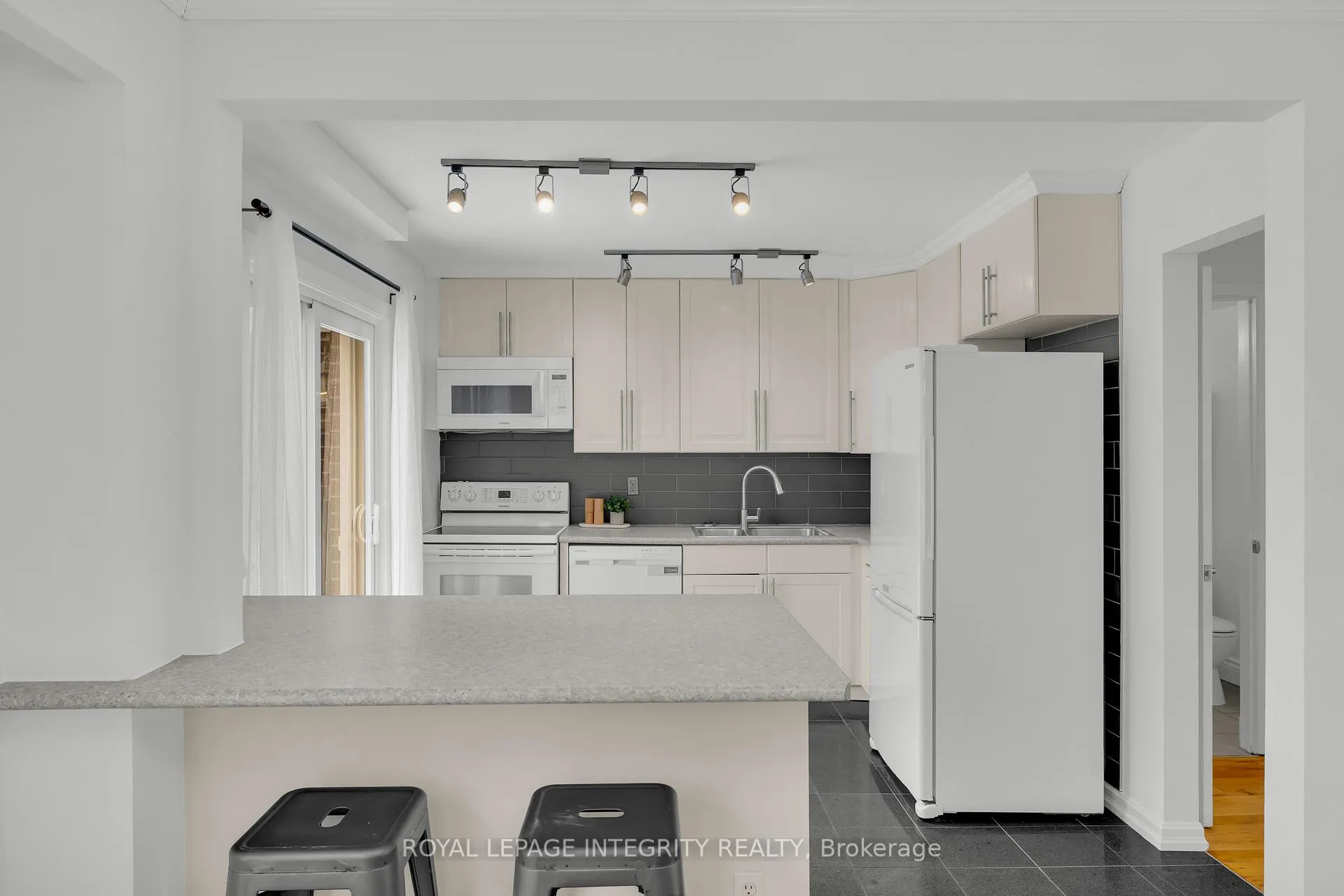 Photo 7 of 7 Fallow Court, Ottawa, Hunt Club Park/Greenboro — HOMEH
