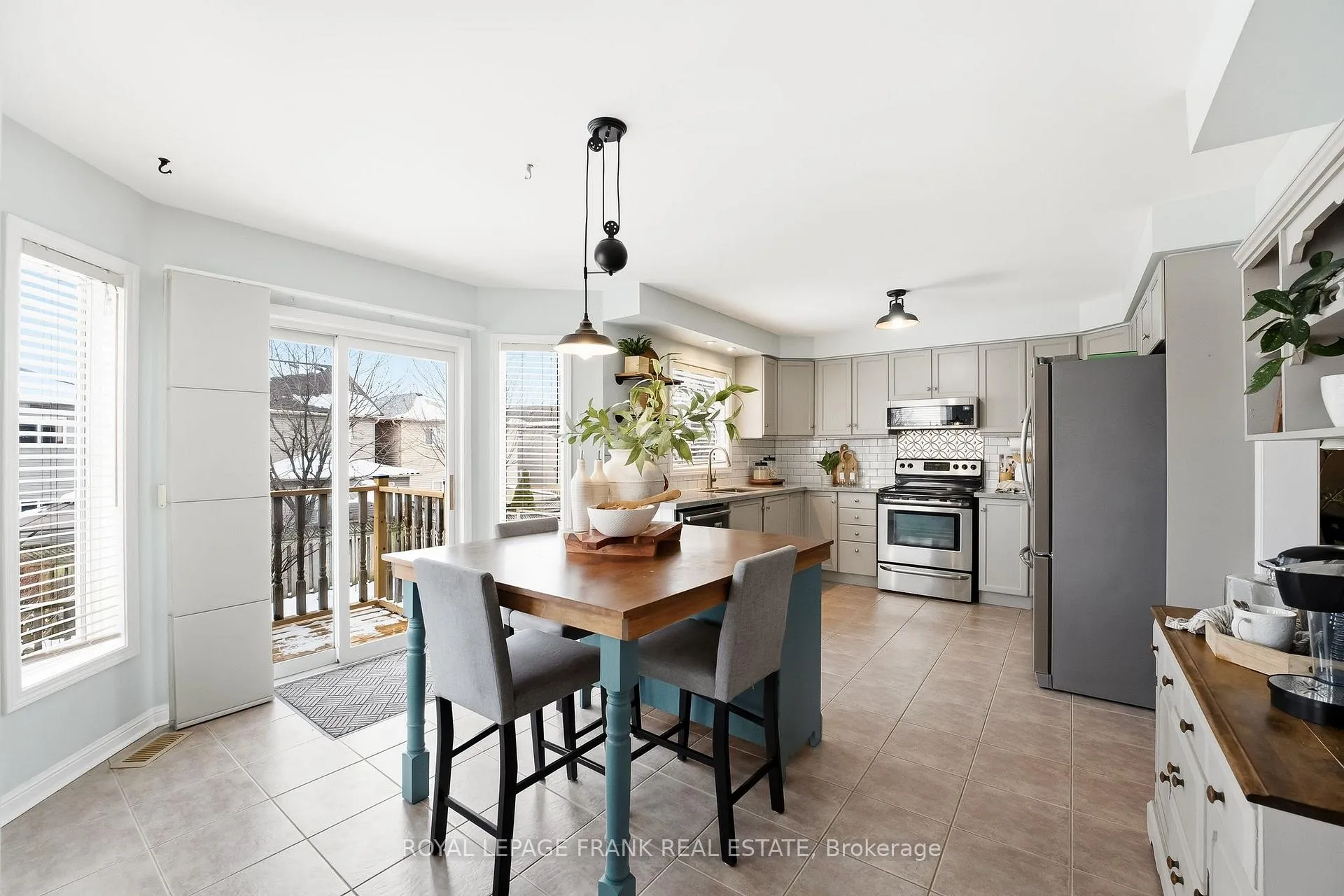 Photo 16 of 70 Weldrick Crescent, Clarington, Bowmanville — HOMEH