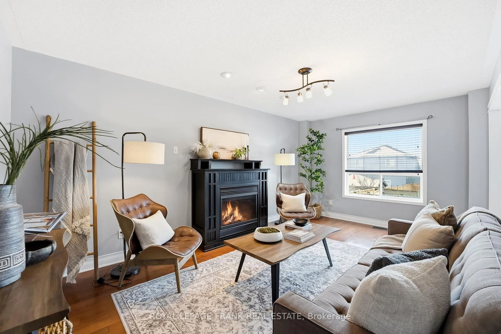 Photo 19 of 70 Weldrick Crescent, Clarington, Bowmanville — HOMEH