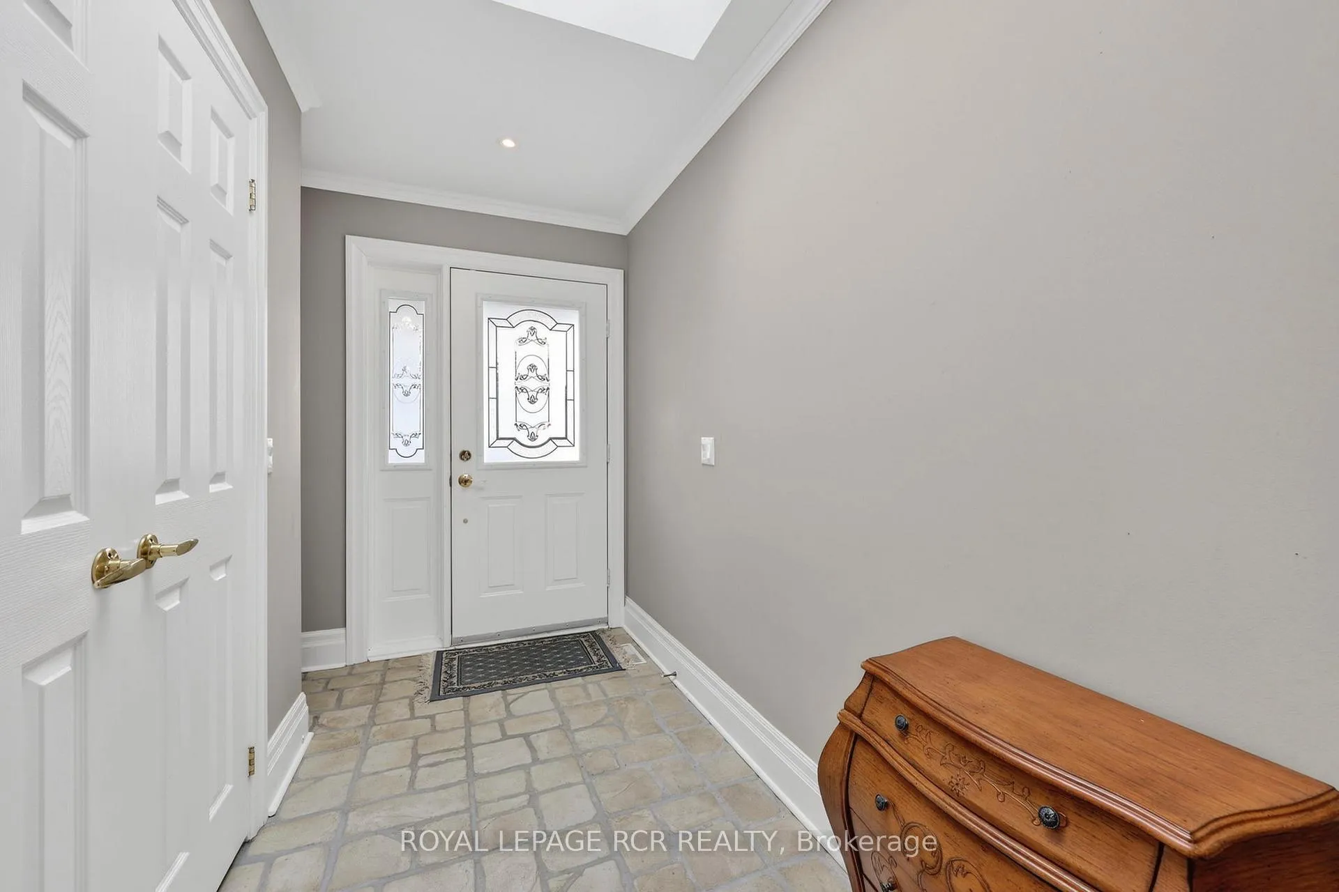 Photo 2 of Unit 2, 2-28 Reddington Drive, Caledon, Rural Caledon — HOMEH
