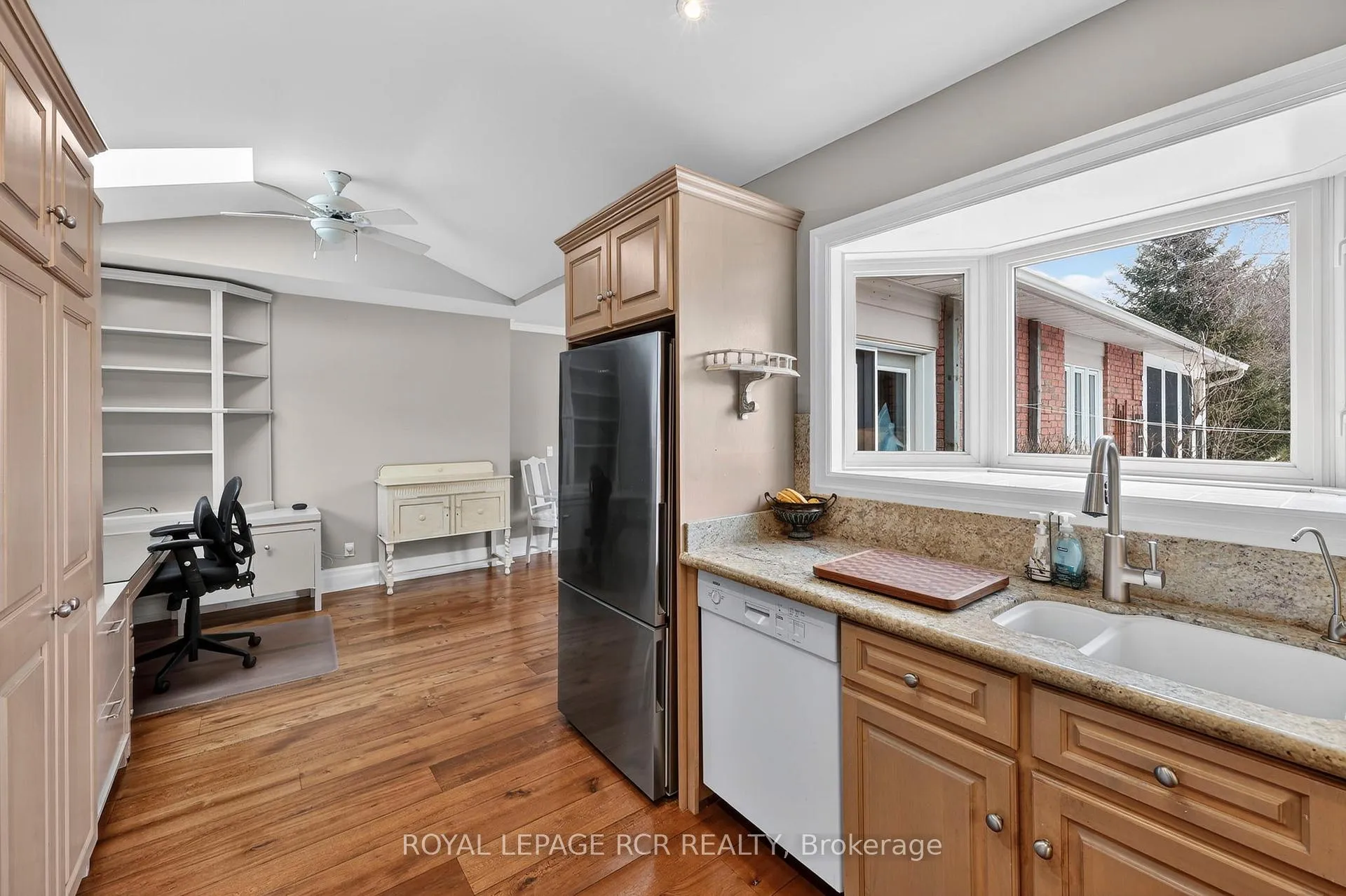 Photo 11 of Unit 2, 2-28 Reddington Drive, Caledon, Rural Caledon — HOMEH