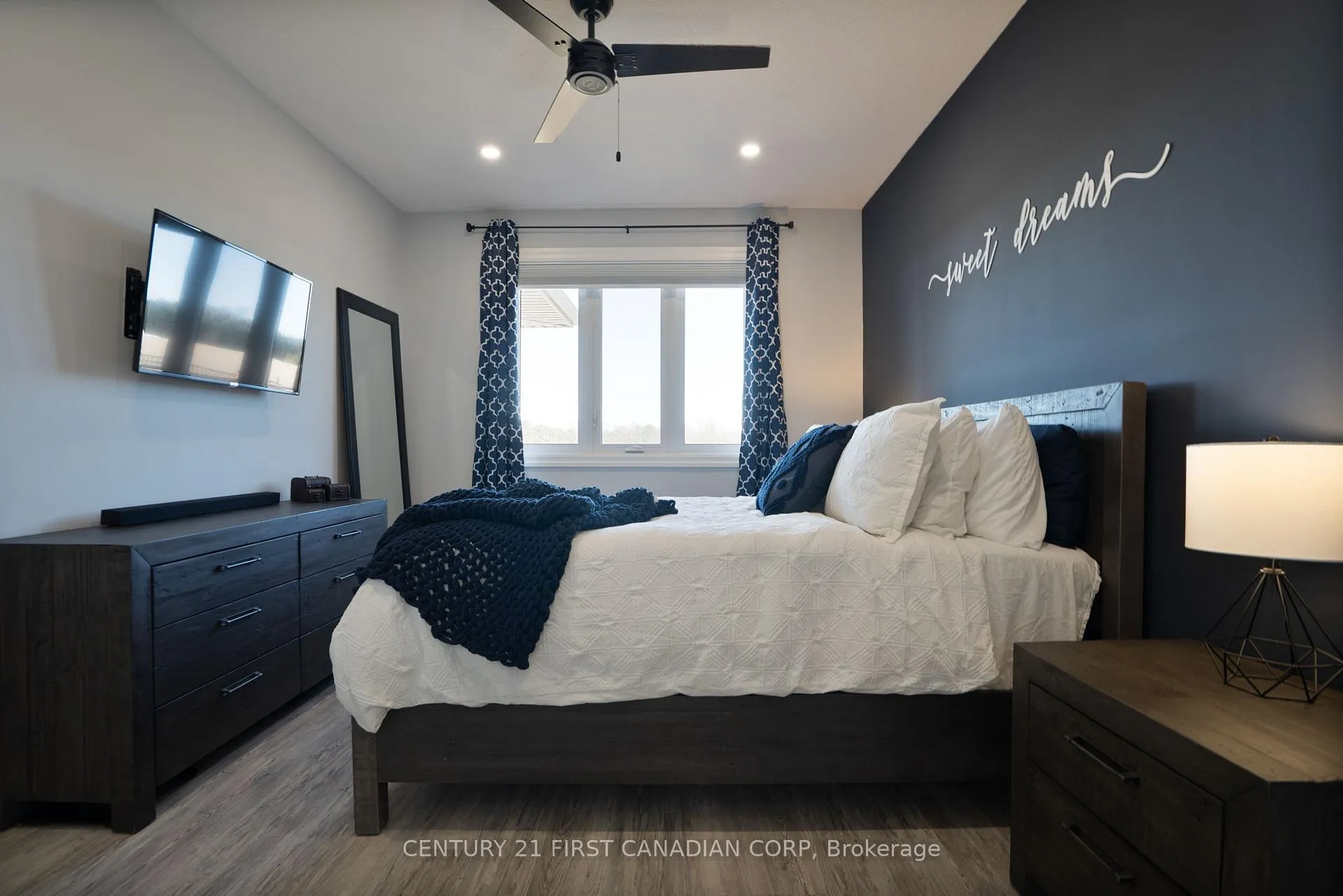 Photo 11 of Unit 19, 159 Collins Way, Strathroy-Caradoc, SE — HOMEH