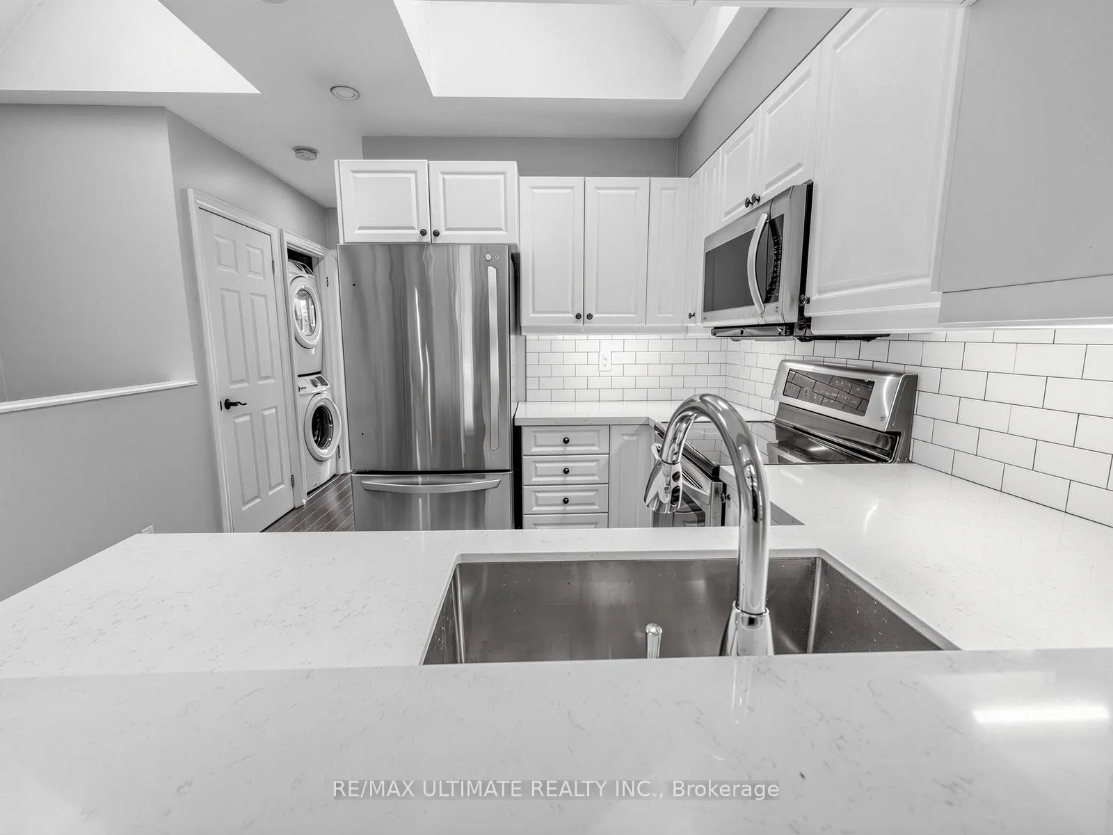 Photo 4 of Unit 2 Upper Level, 213 Langley Avenue, Toronto, North Riverdale — HOMEH
