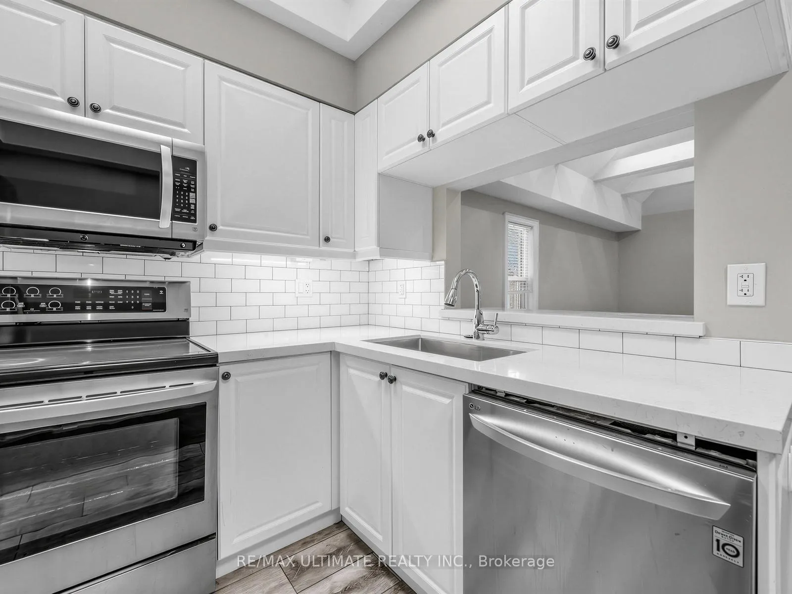 Photo 5 of Unit 2 Upper Level, 213 Langley Avenue, Toronto, North Riverdale — HOMEH