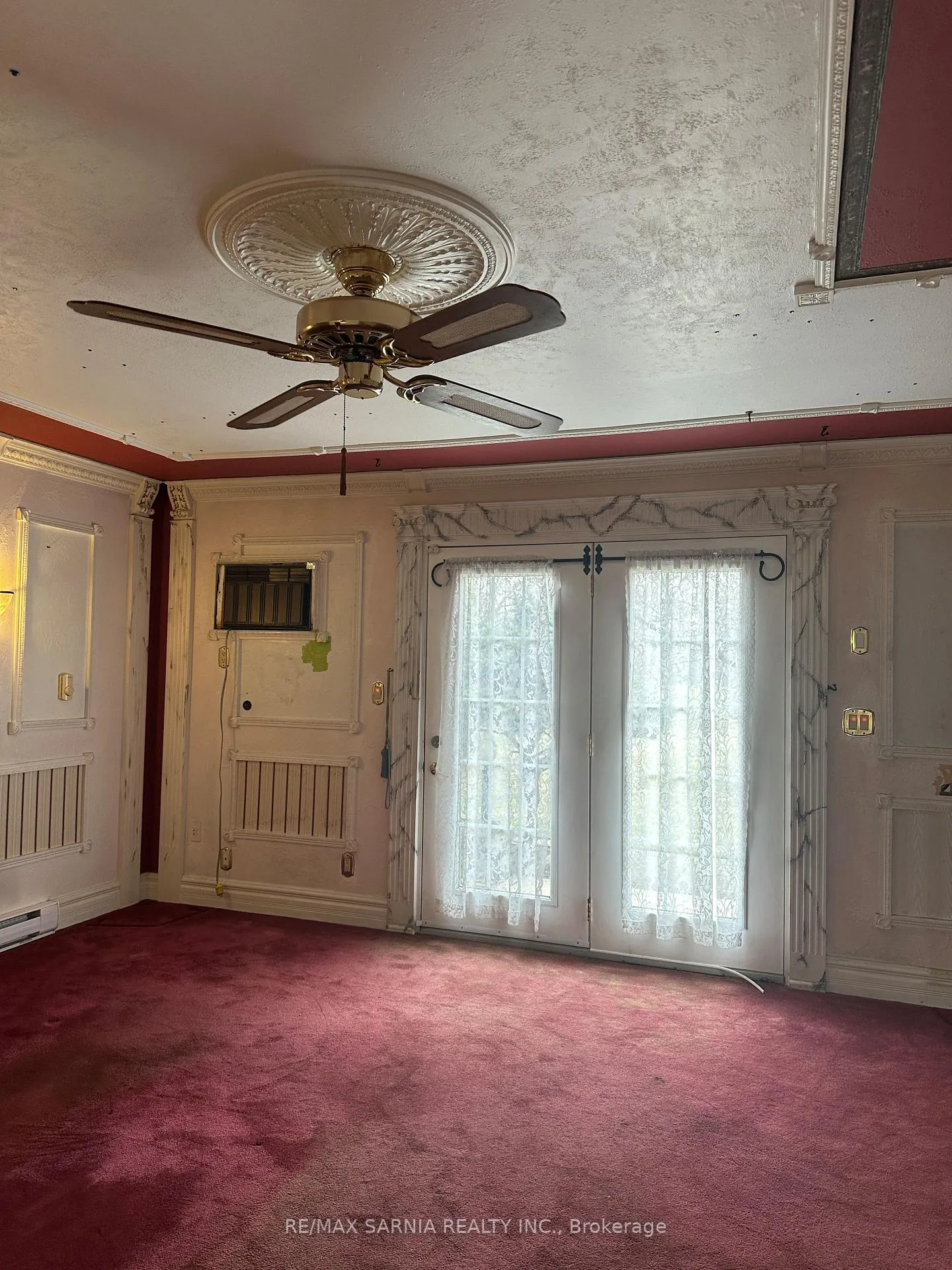 Photo 3 of Unit 2, 3022 Meadowbrook Lane, Windsor — HOMEH