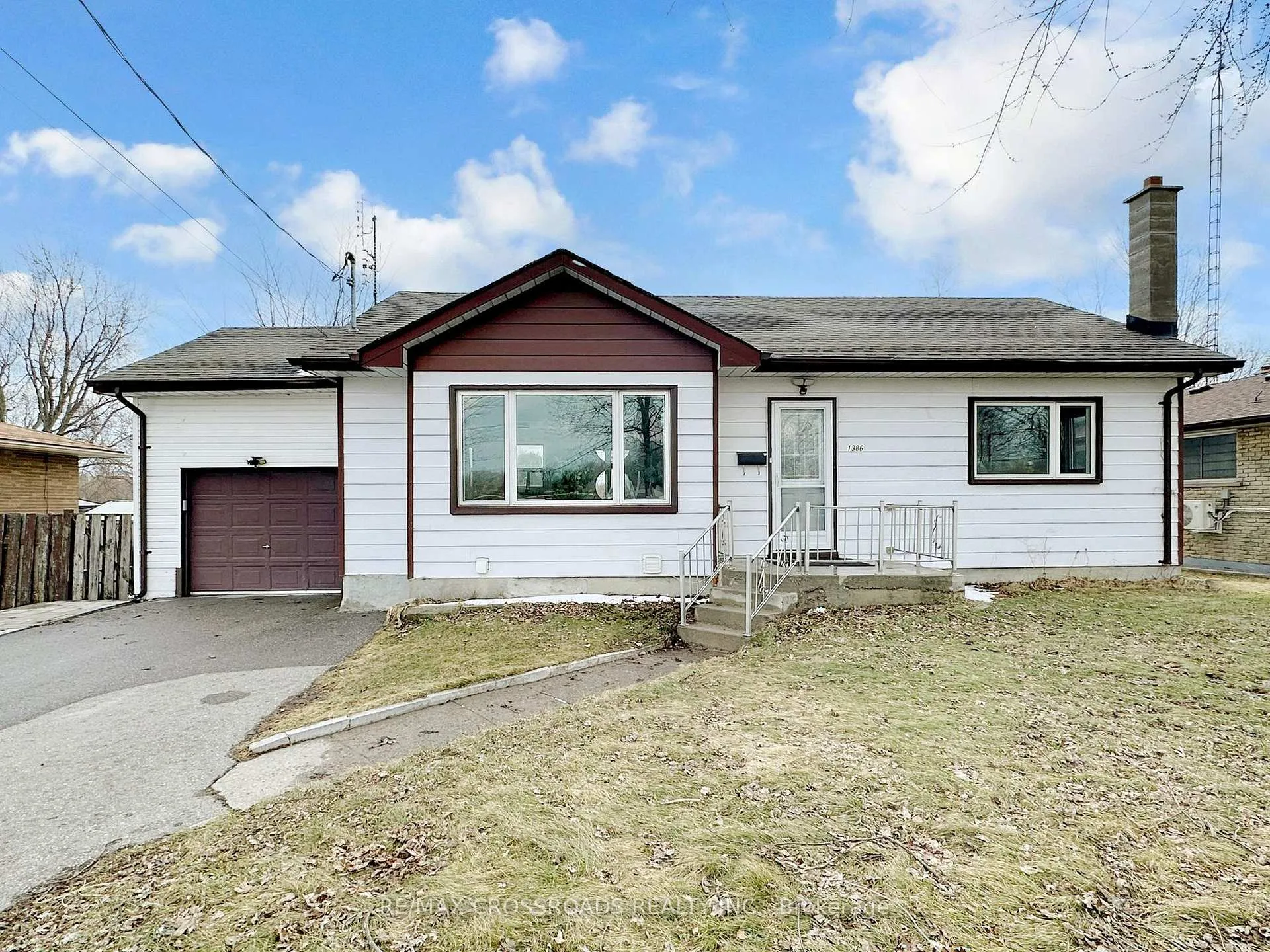 Photo 2 of 1386 Simcoe Street S, Oshawa, Lakeview — HOMEH