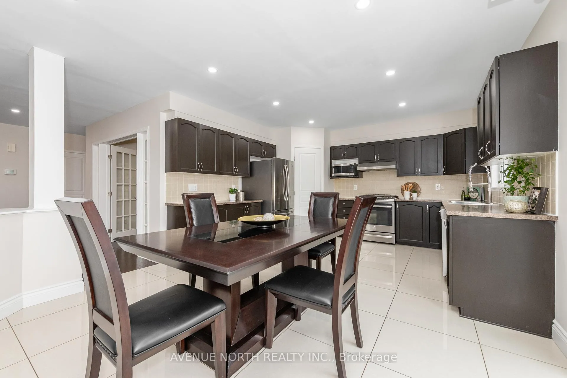 Photo 14 of 400 Deer View Avenue, Ottawa, Blossom Park/Kemp Park/Findlay Creek — HOMEH