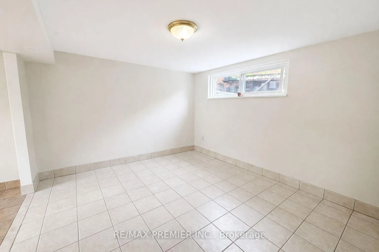 Photo 3 of Unit Basement, 92 Westhumber Boulevard, Etobicoke, West Humber-Clairville — HOMEH