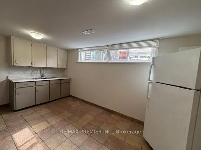 Photo 6 of Unit Basement, 92 Westhumber Boulevard, Etobicoke, West Humber-Clairville — HOMEH