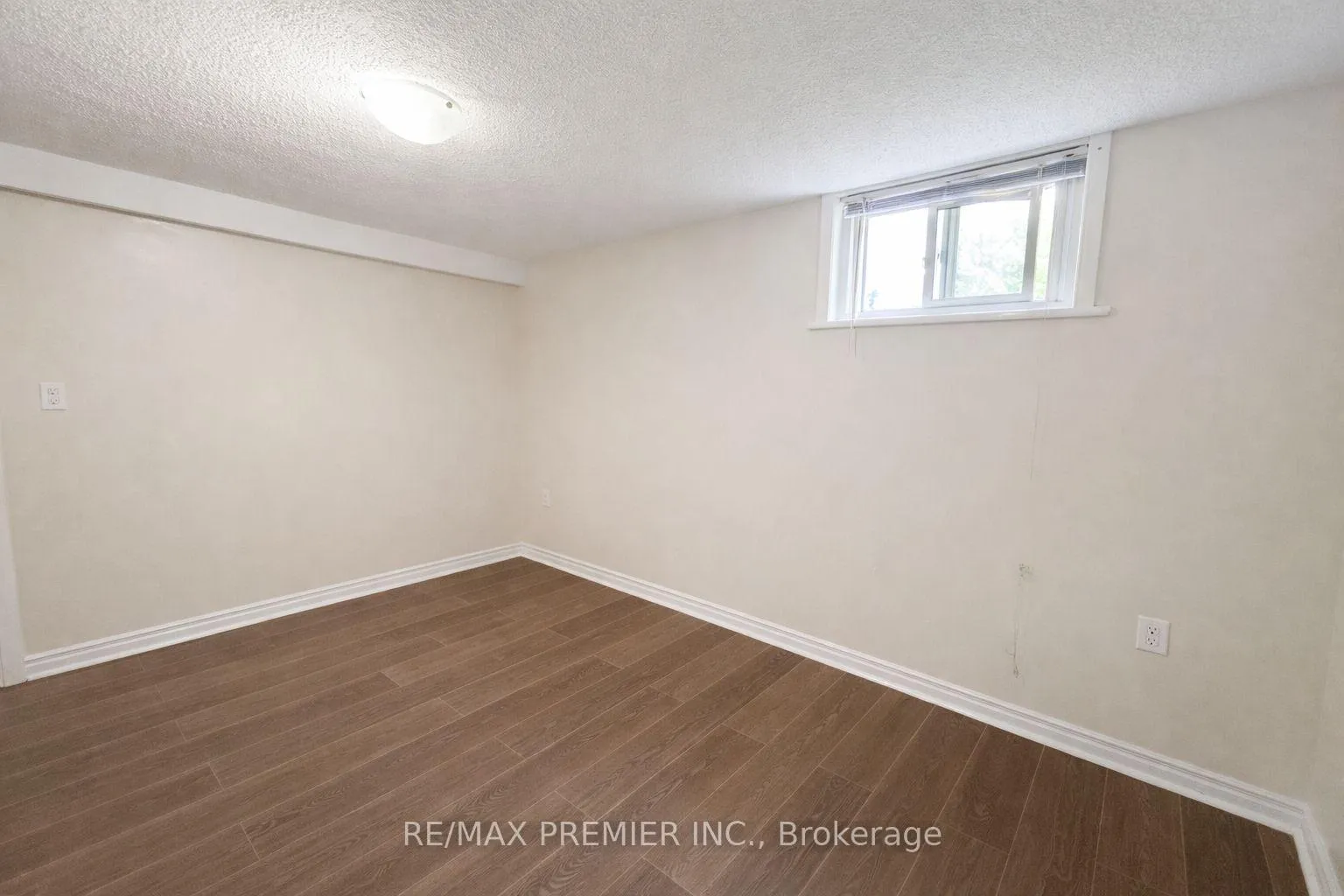 Photo 10 of Unit Basement, 92 Westhumber Boulevard, Etobicoke, West Humber-Clairville — HOMEH