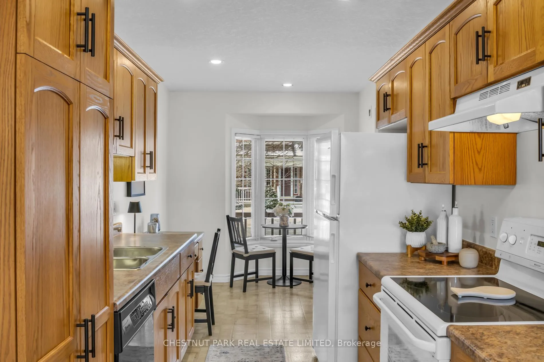 Photo 10 of Unit 13, 480 Douglas Street, Stratford — HOMEH