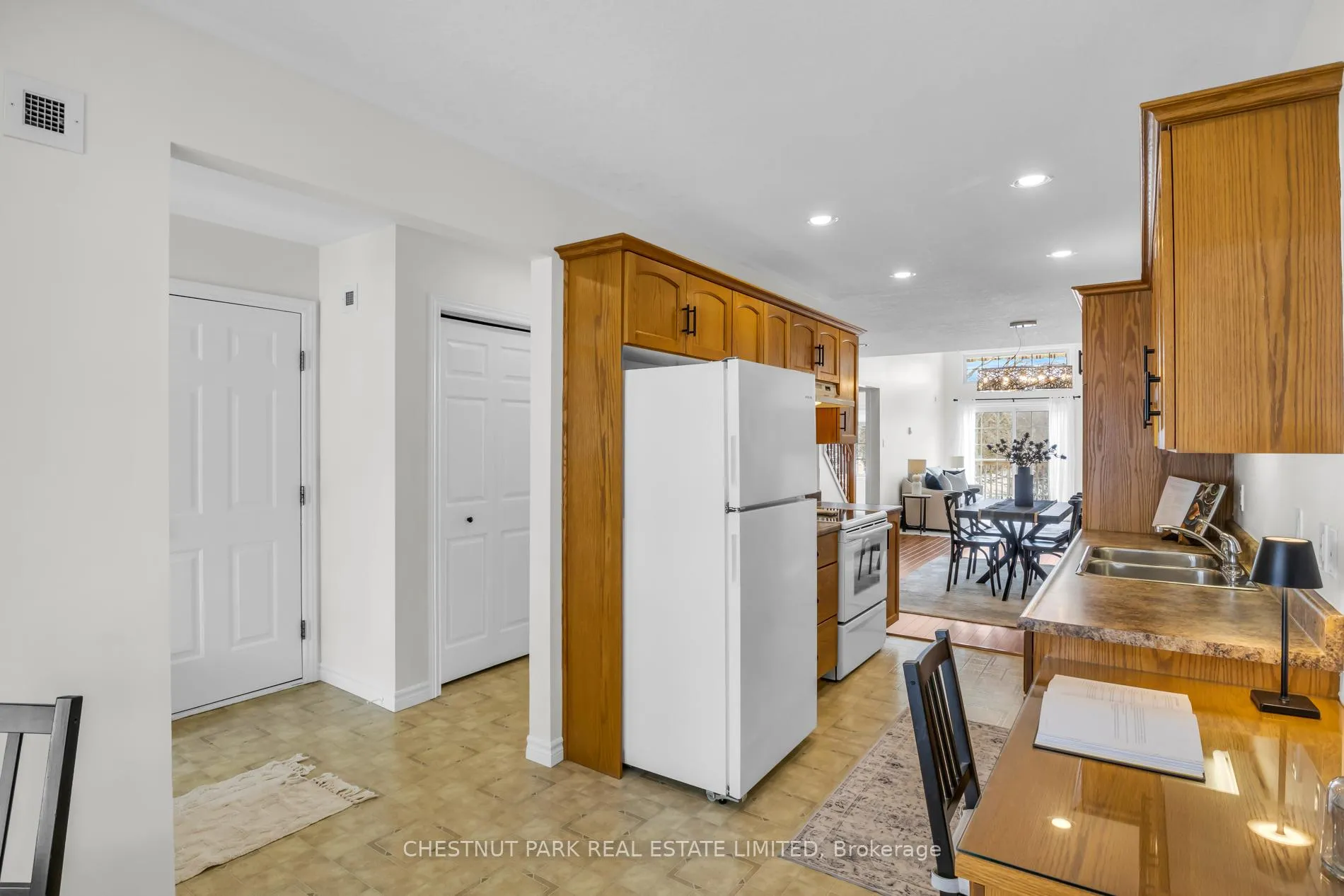 Photo 11 of Unit 13, 480 Douglas Street, Stratford — HOMEH