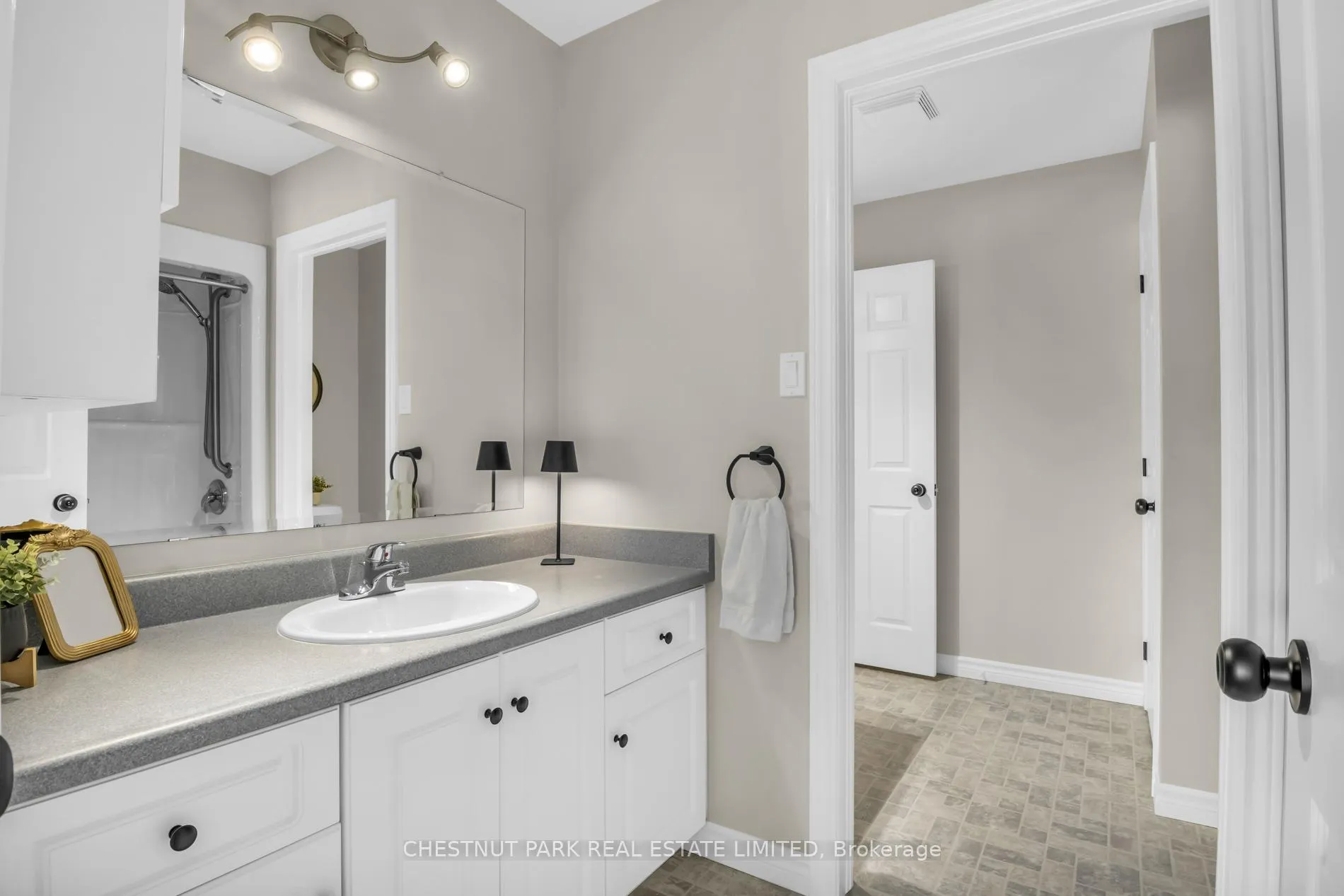 Photo 15 of Unit 13, 480 Douglas Street, Stratford — HOMEH