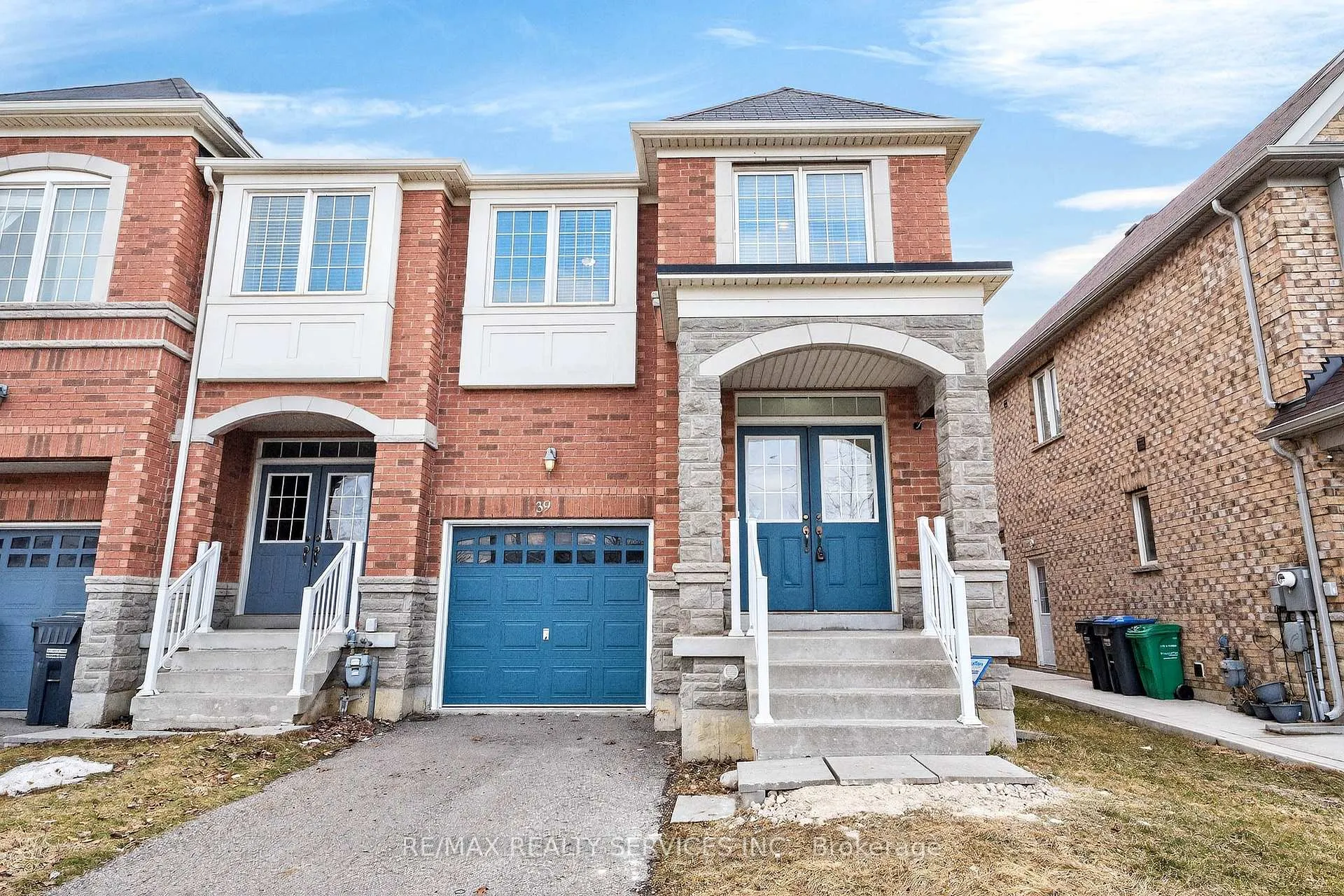 Photo 1 of 39 Lorenzo Circle, Brampton, Sandringham-Wellington — HOMEH