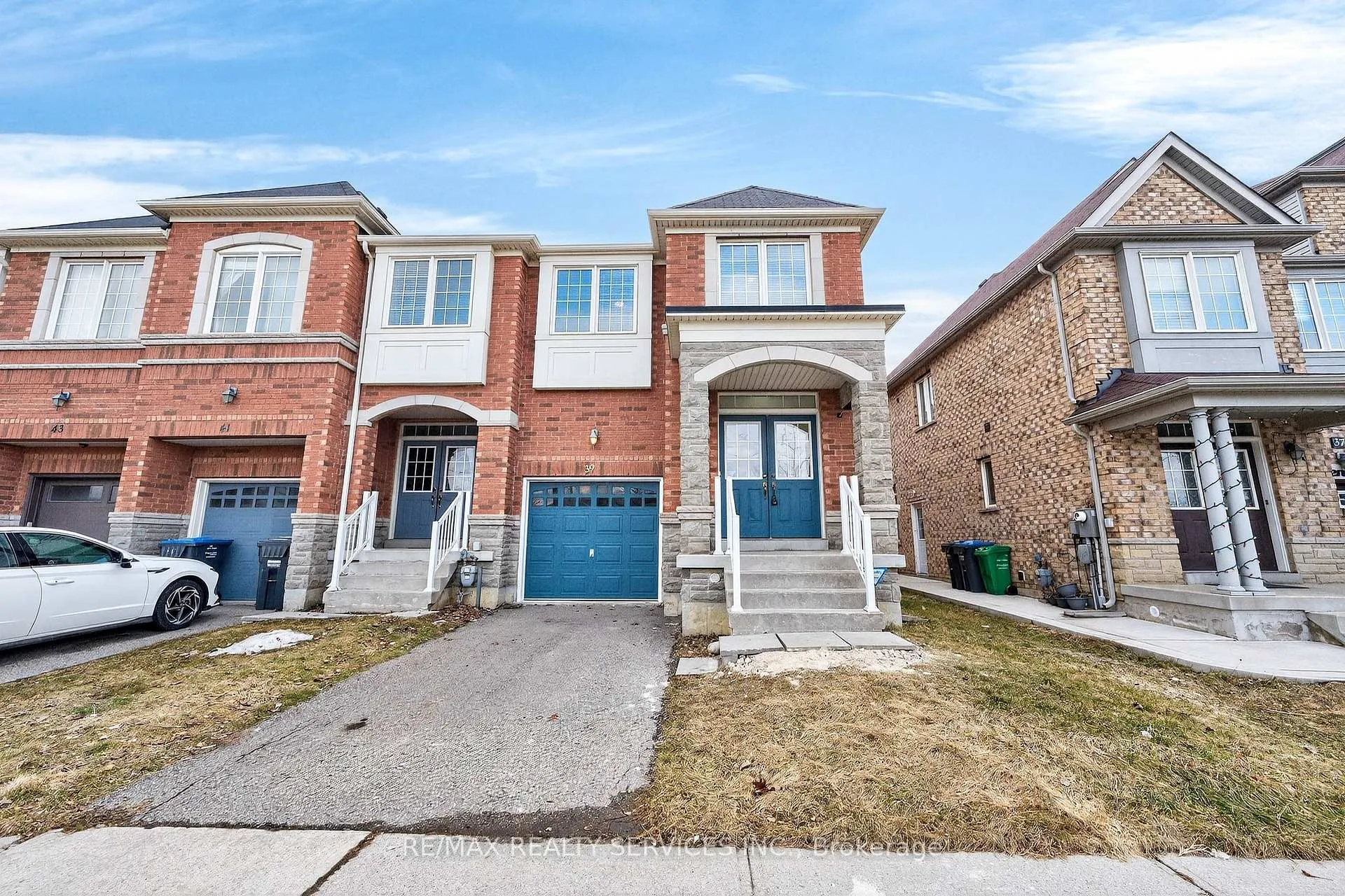 Photo 2 of 39 Lorenzo Circle, Brampton, Sandringham-Wellington — HOMEH