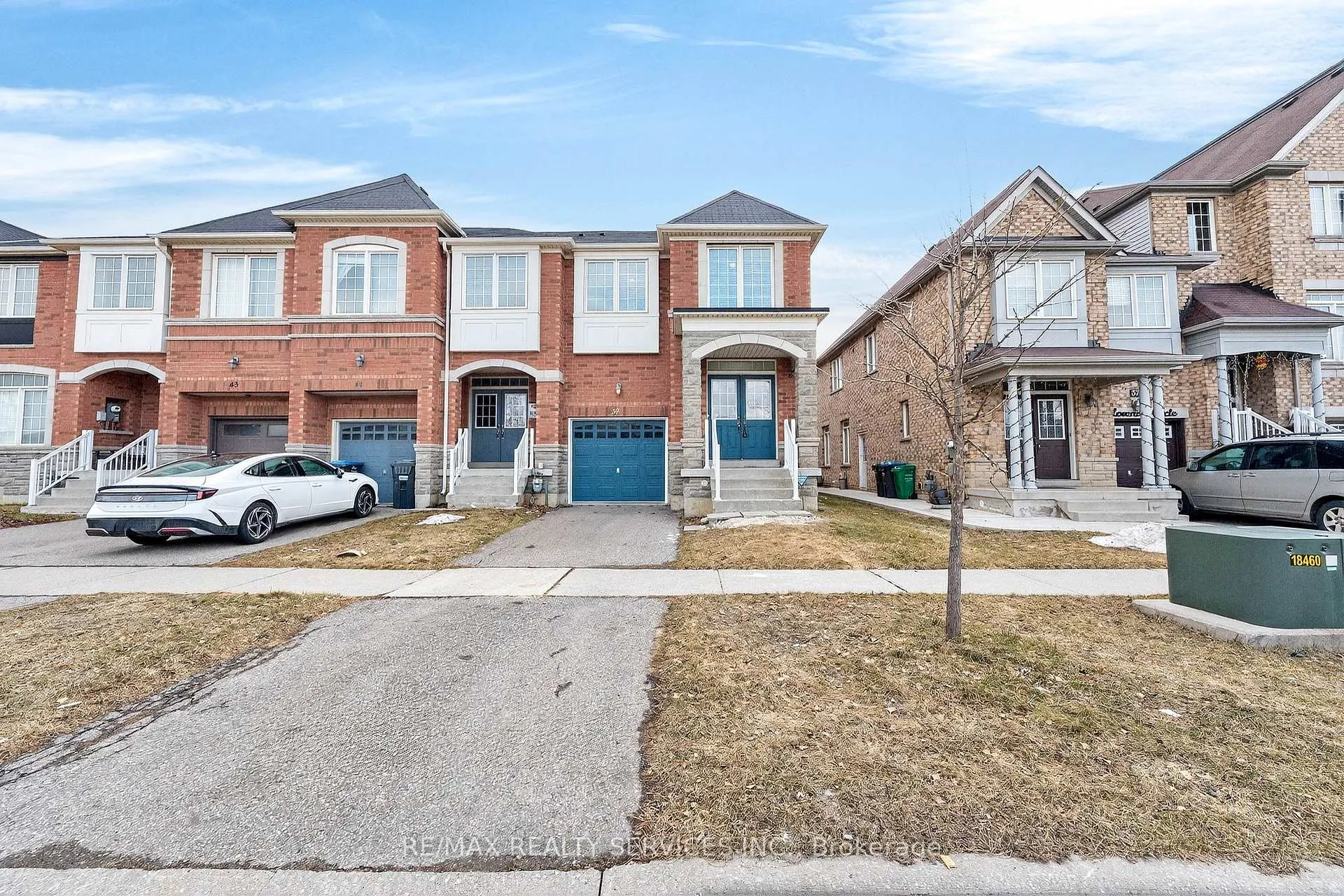 Photo 3 of 39 Lorenzo Circle, Brampton, Sandringham-Wellington — HOMEH