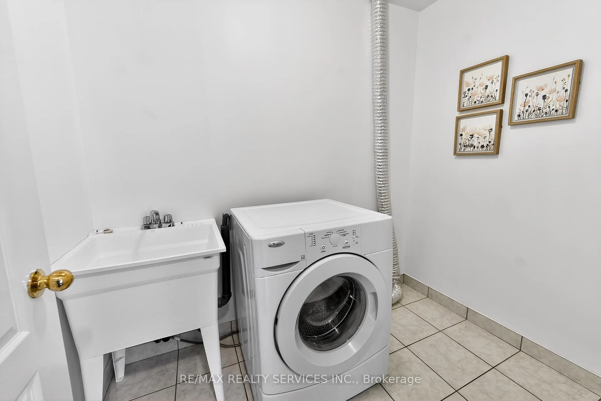 Photo 38 of 39 Lorenzo Circle, Brampton, Sandringham-Wellington — HOMEH