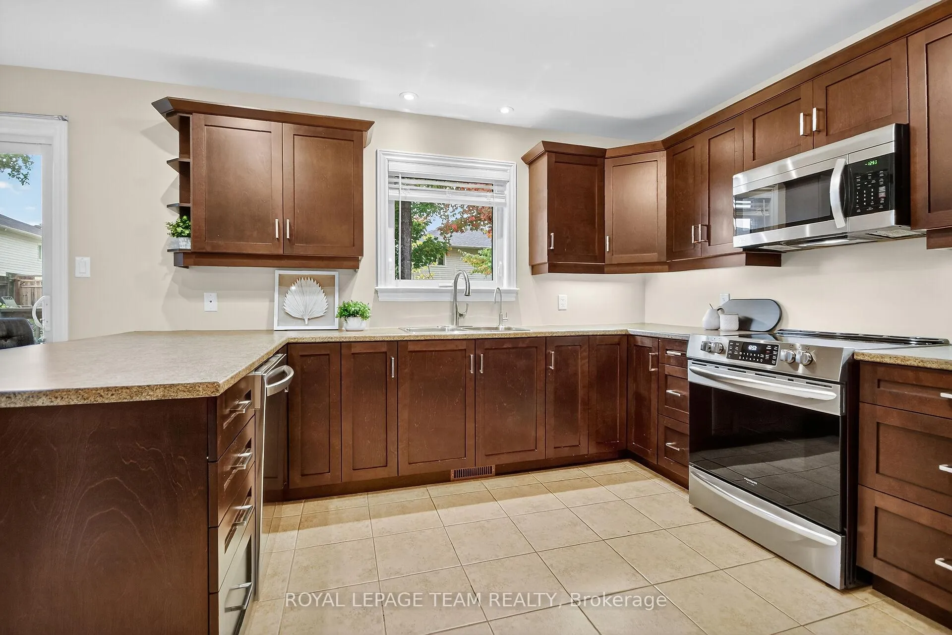 Photo 9 of 124 Comba Drive, Carleton Place — HOMEH