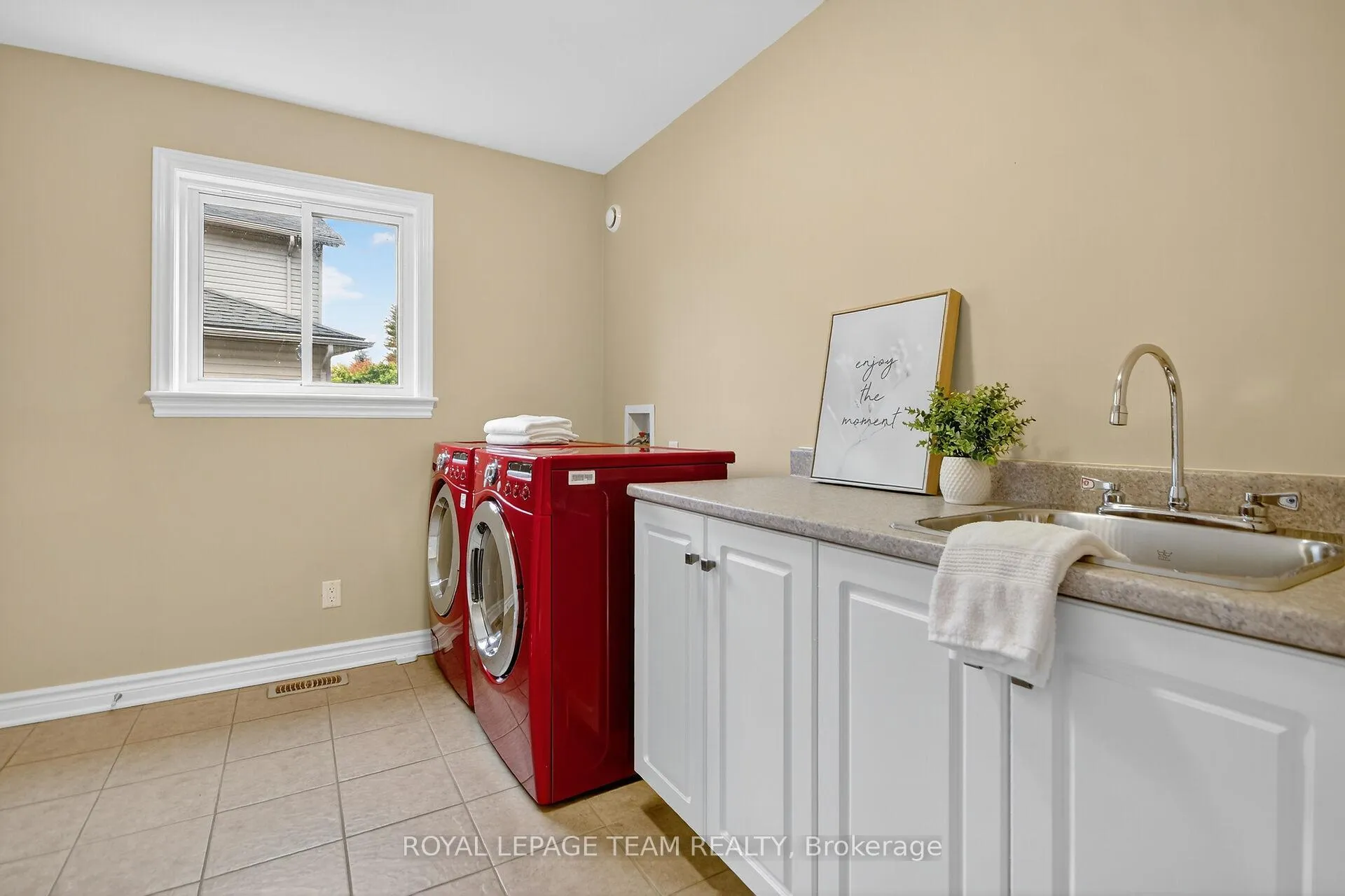Photo 22 of 124 Comba Drive, Carleton Place — HOMEH