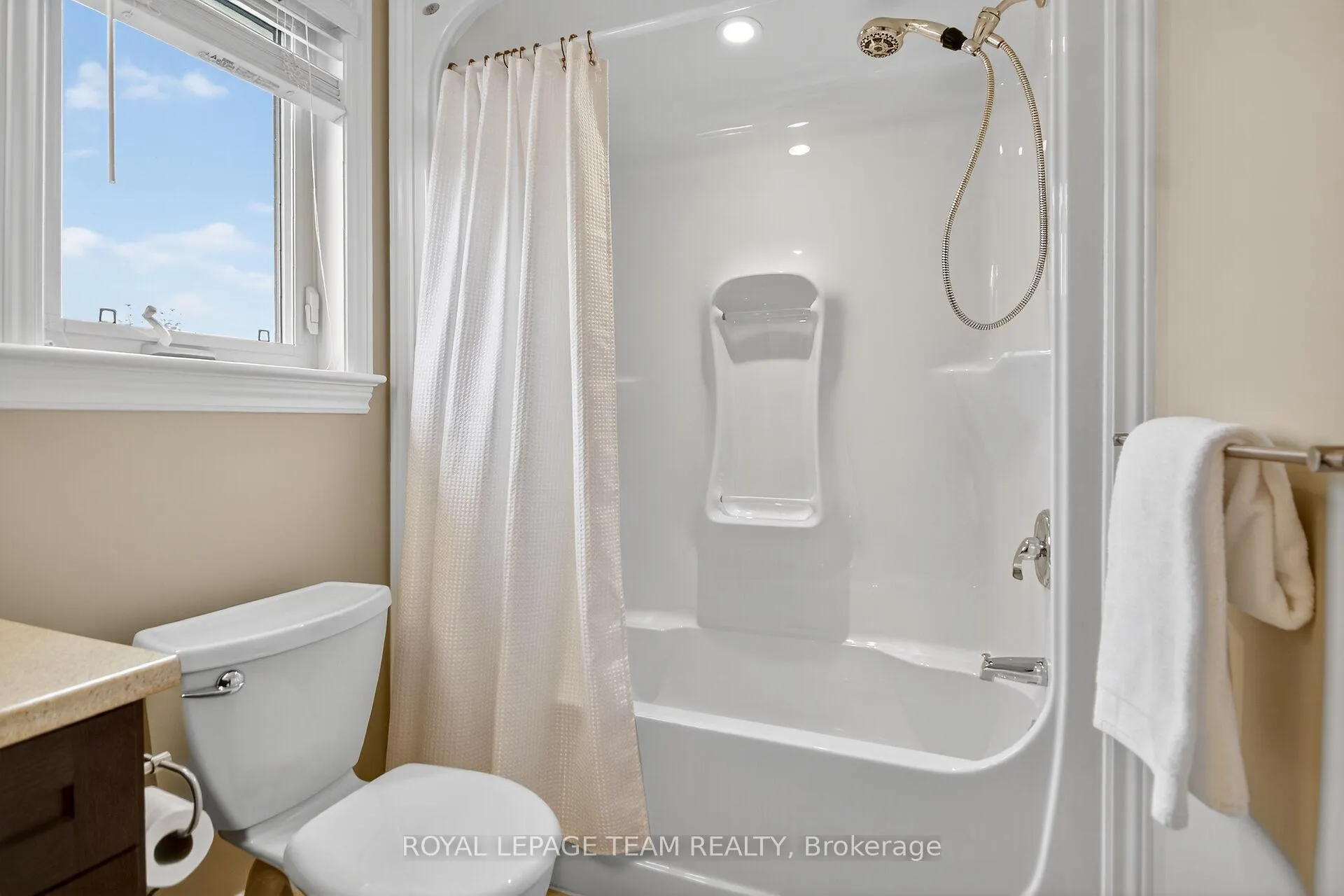 Photo 29 of 124 Comba Drive, Carleton Place — HOMEH