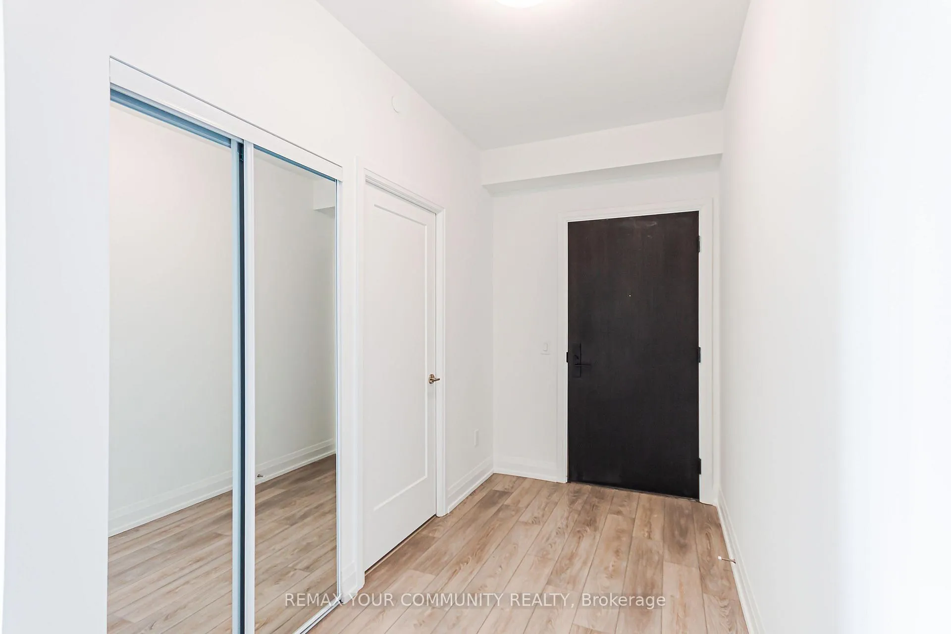 Photo 5 of Unit 3407, 20 Soudan Avenue, Toronto, Mount Pleasant West — HOMEH