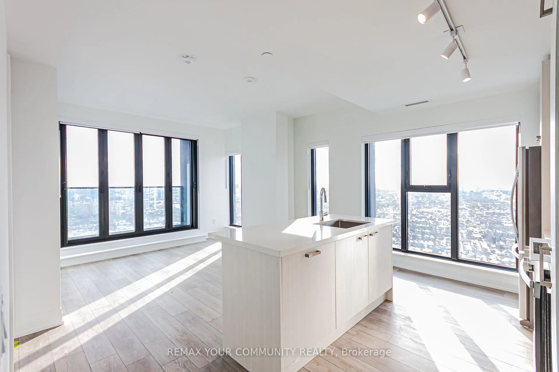 Photo 7 of Unit 3407, 20 Soudan Avenue, Toronto, Mount Pleasant West — HOMEH