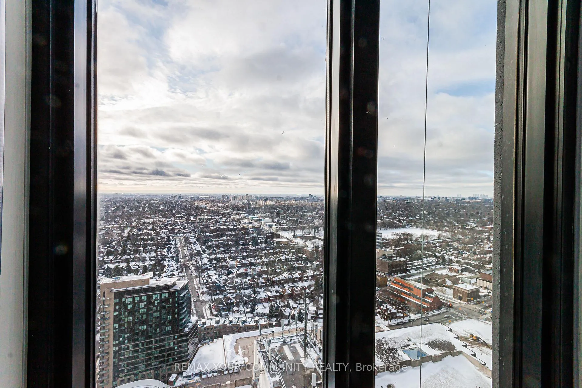 Photo 14 of Unit 3407, 20 Soudan Avenue, Toronto, Mount Pleasant West — HOMEH