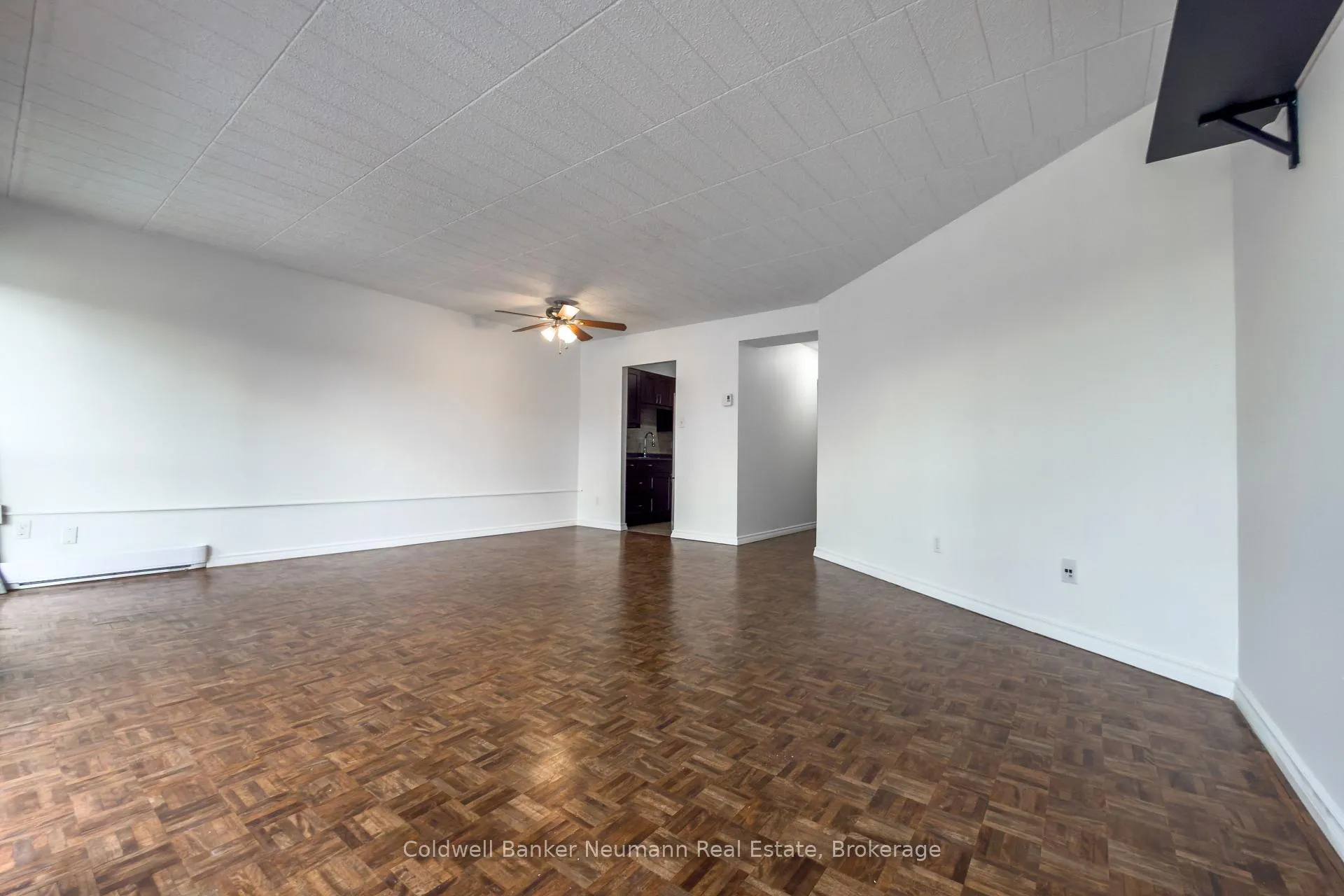 Photo 10 of Unit 511, 105 Conroy Crescent, Guelph, Dovercliffe Park/Old University — HOMEH