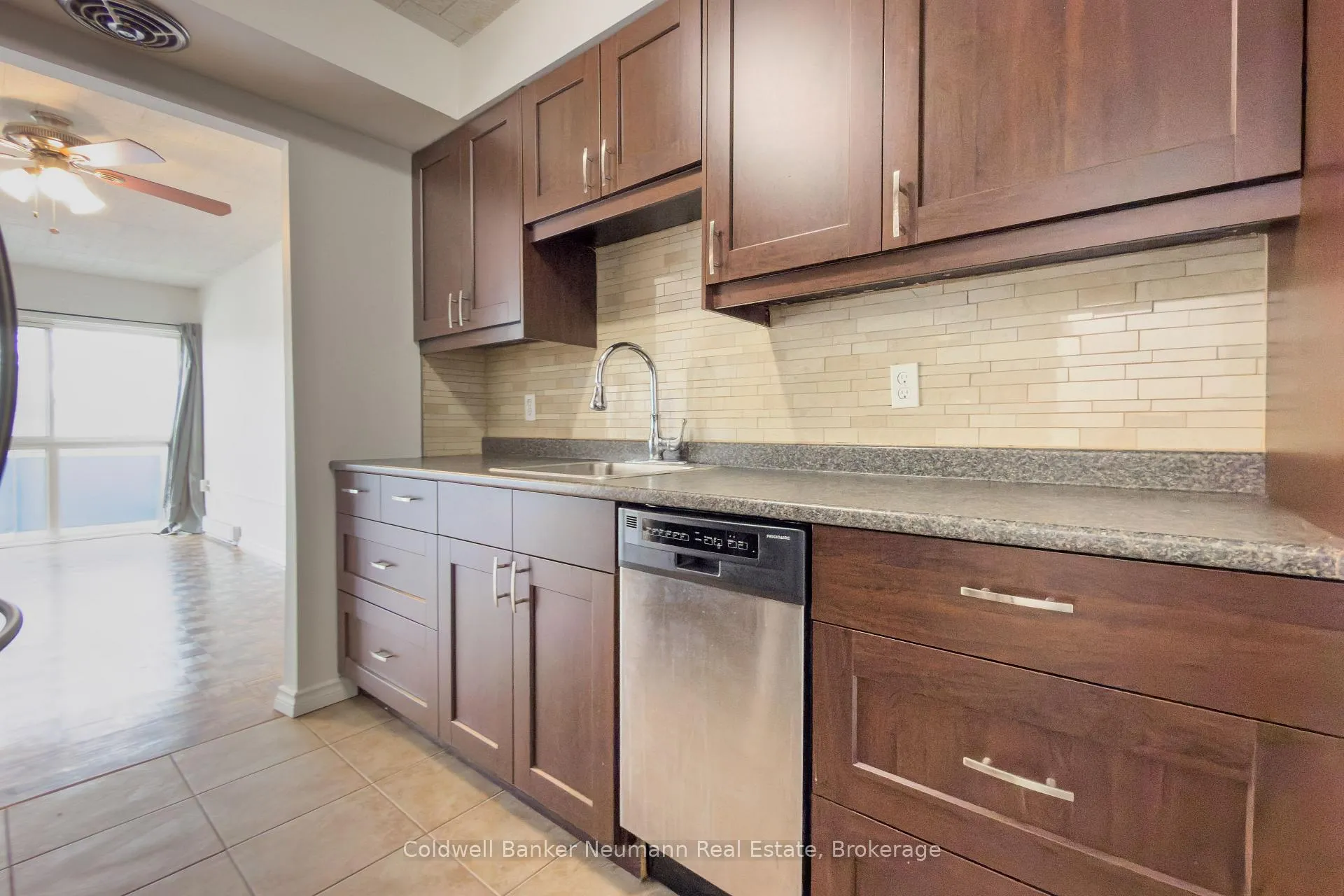 Photo 11 of Unit 511, 105 Conroy Crescent, Guelph, Dovercliffe Park/Old University — HOMEH