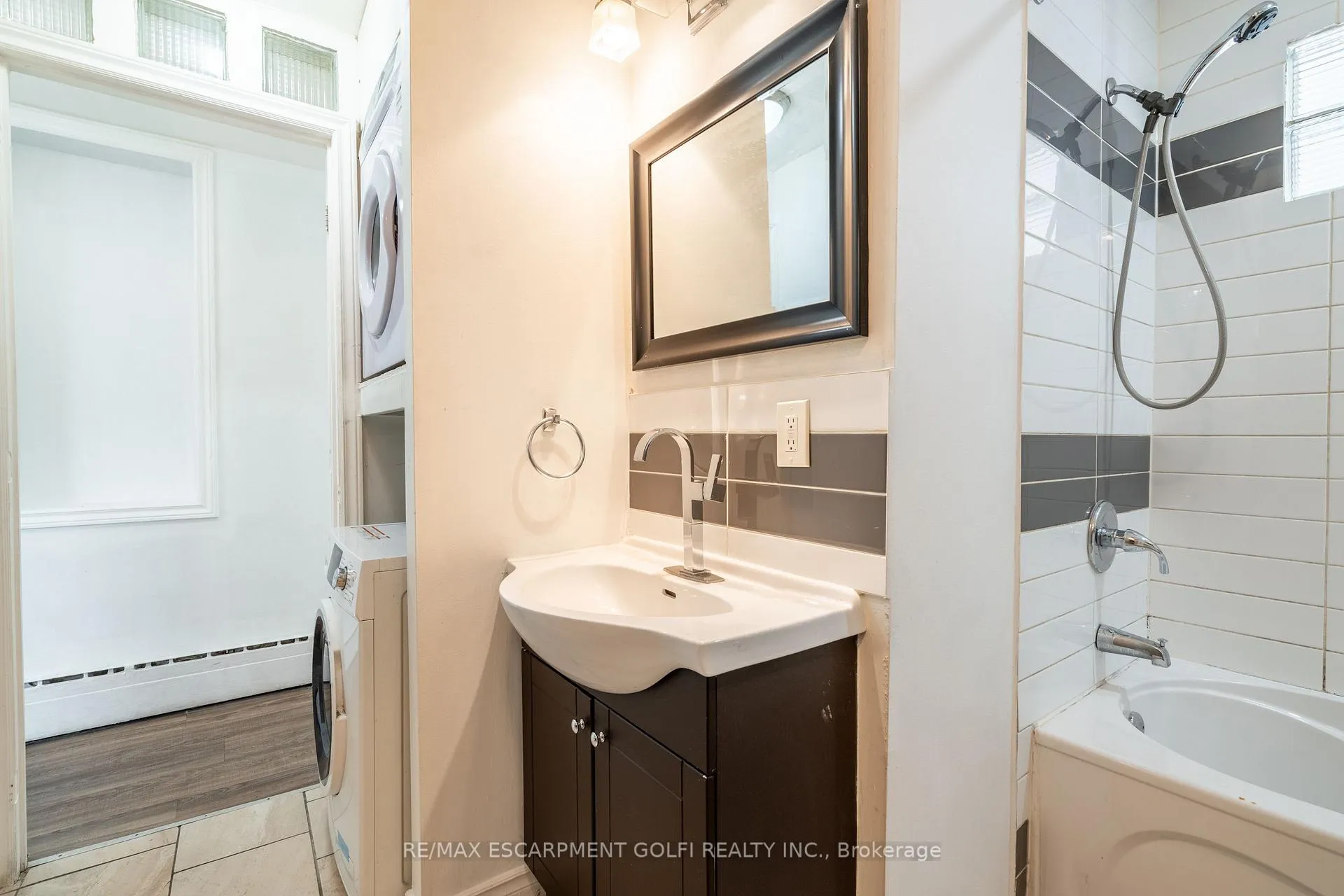 Photo 19 of 1221-1223 Main Street E, Hamilton, Crown Point — HOMEH