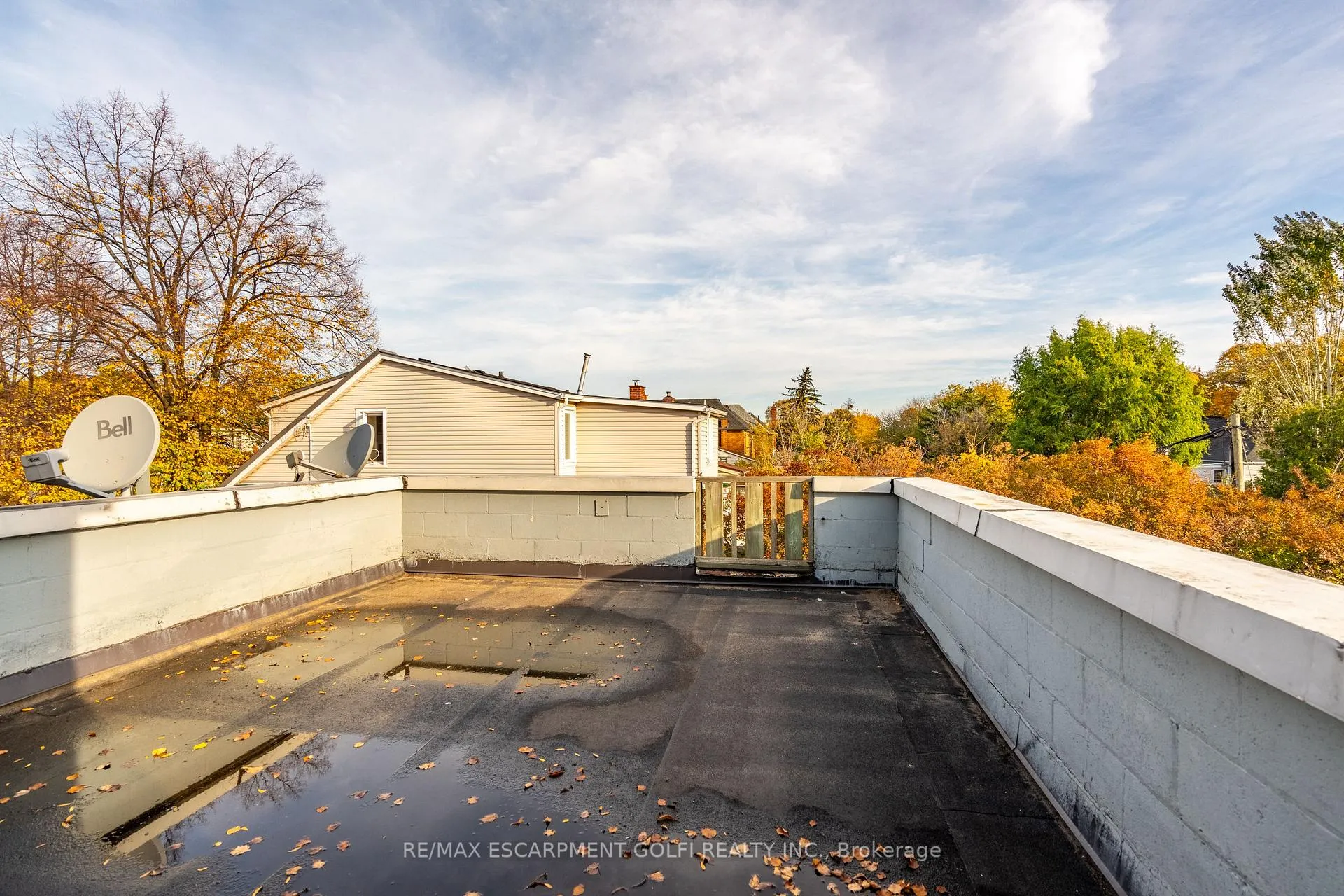 Photo 24 of 1221-1223 Main Street E, Hamilton, Crown Point — HOMEH