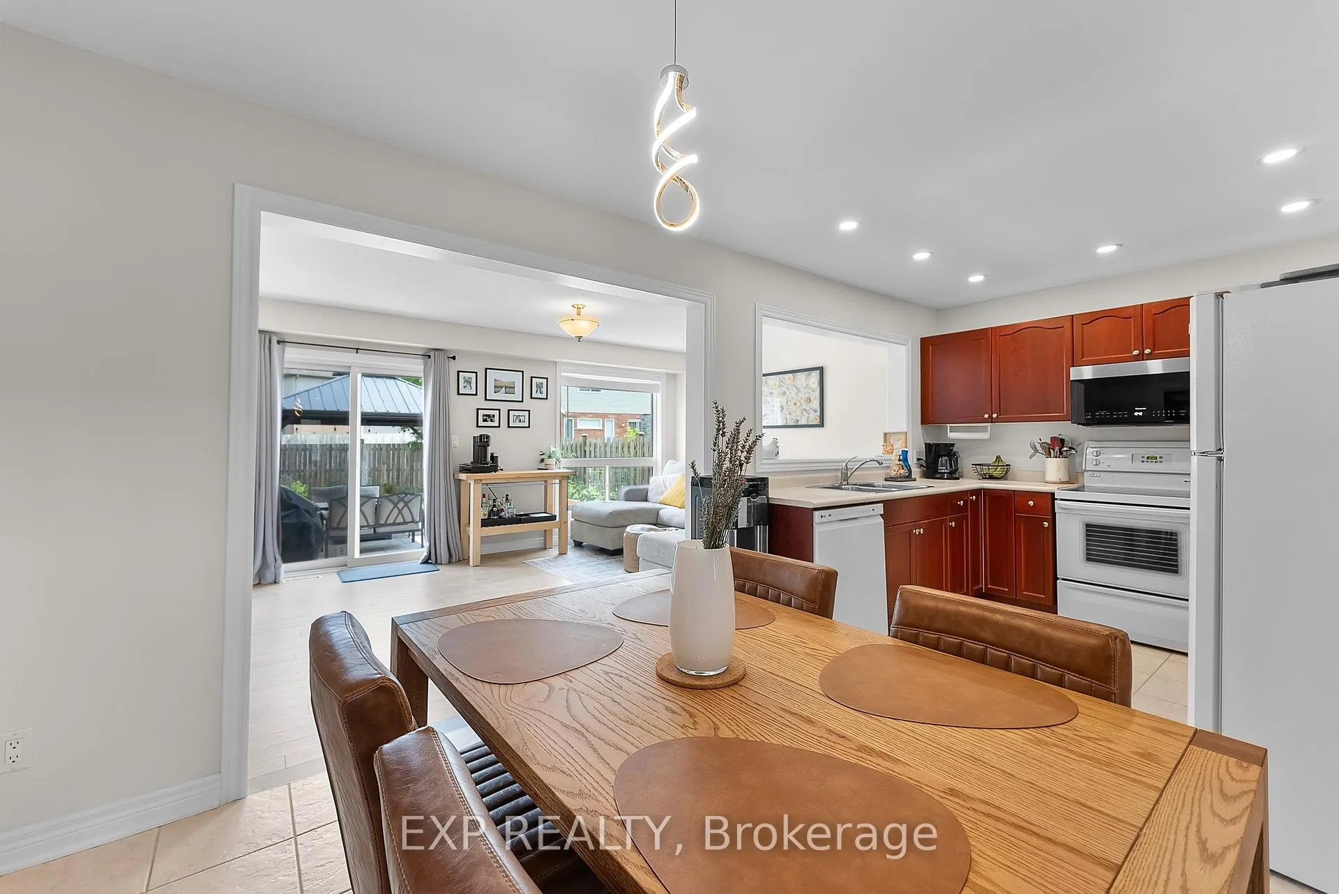 Photo 9 of 123 Summers Drive, Thorold, Confederation Heights — HOMEH
